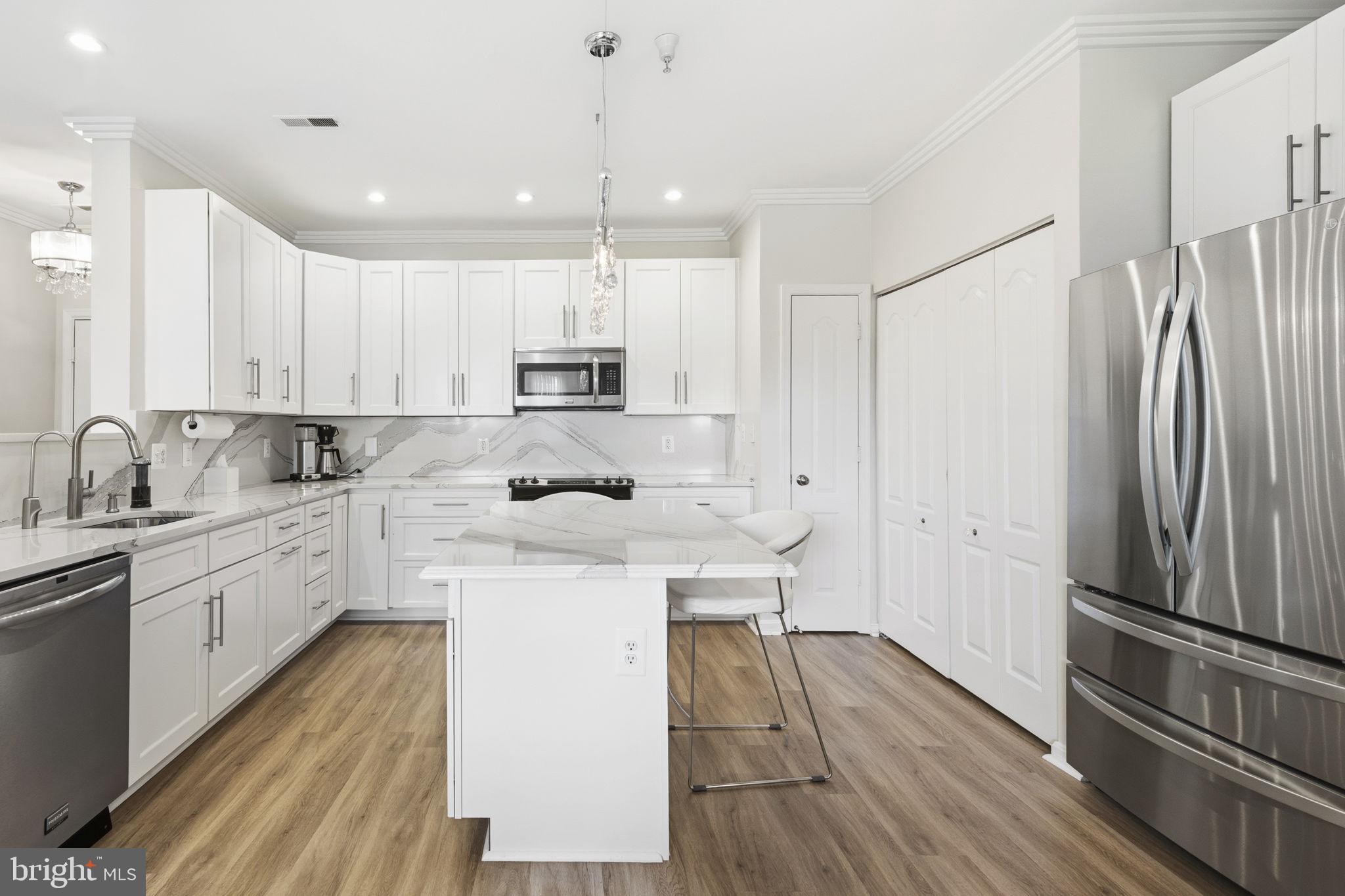 HIGH VIEW AT HUNT VALLEY - Residential