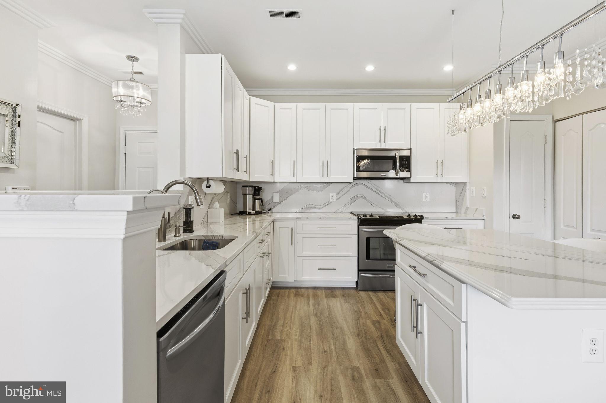 HIGH VIEW AT HUNT VALLEY - Residential