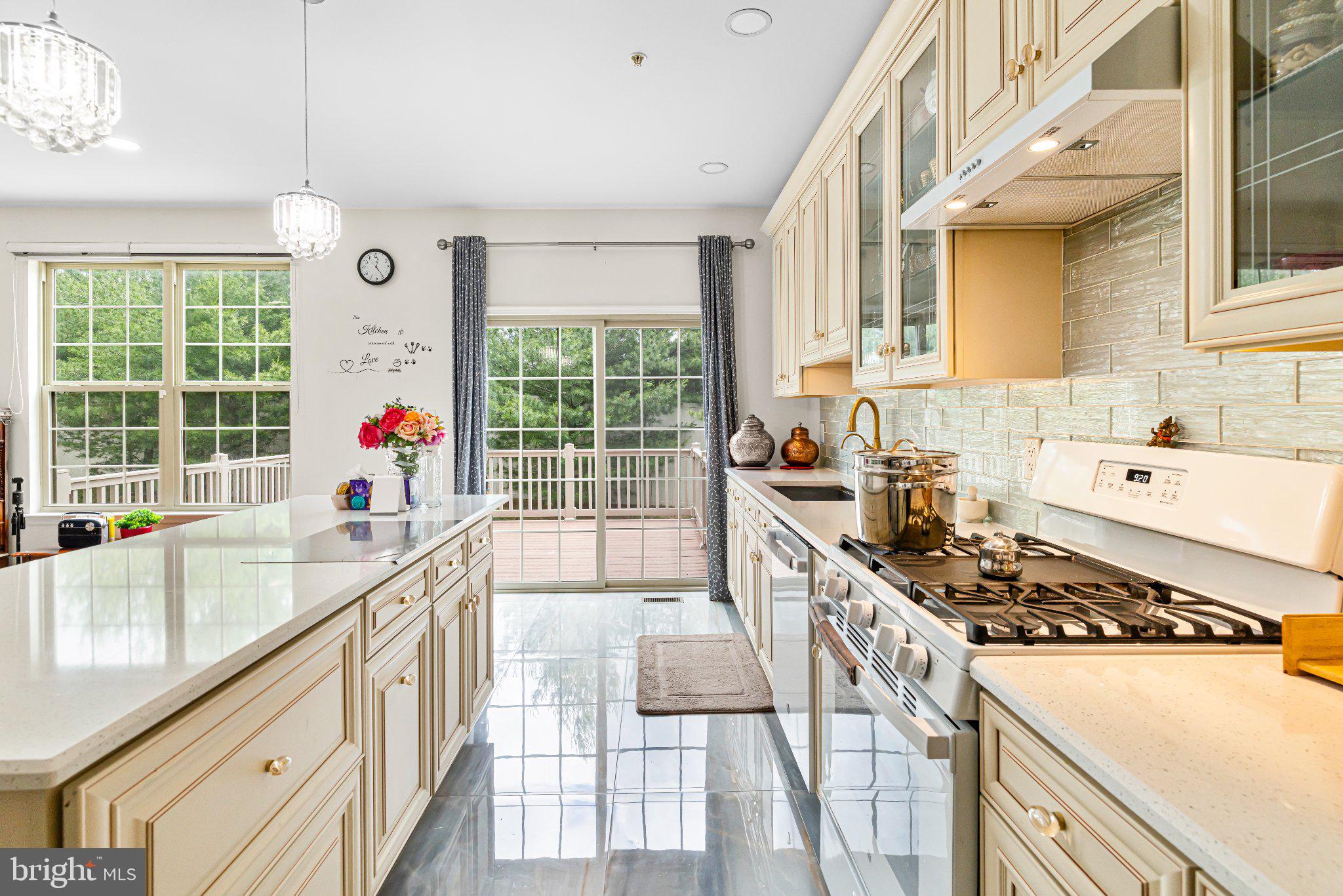 EMERALD WALK - Residential