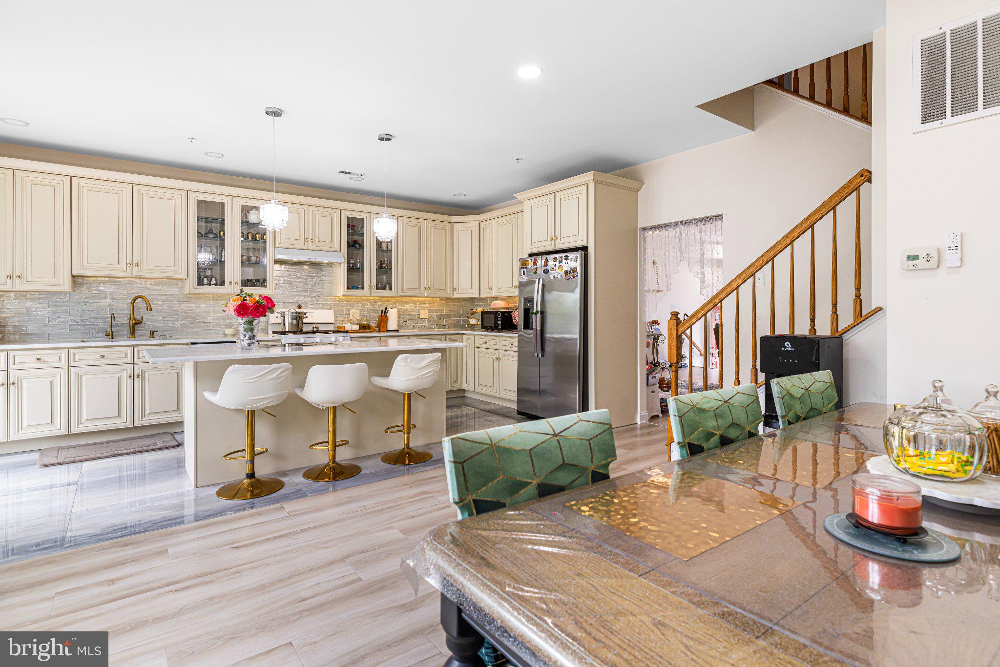EMERALD WALK - Residential