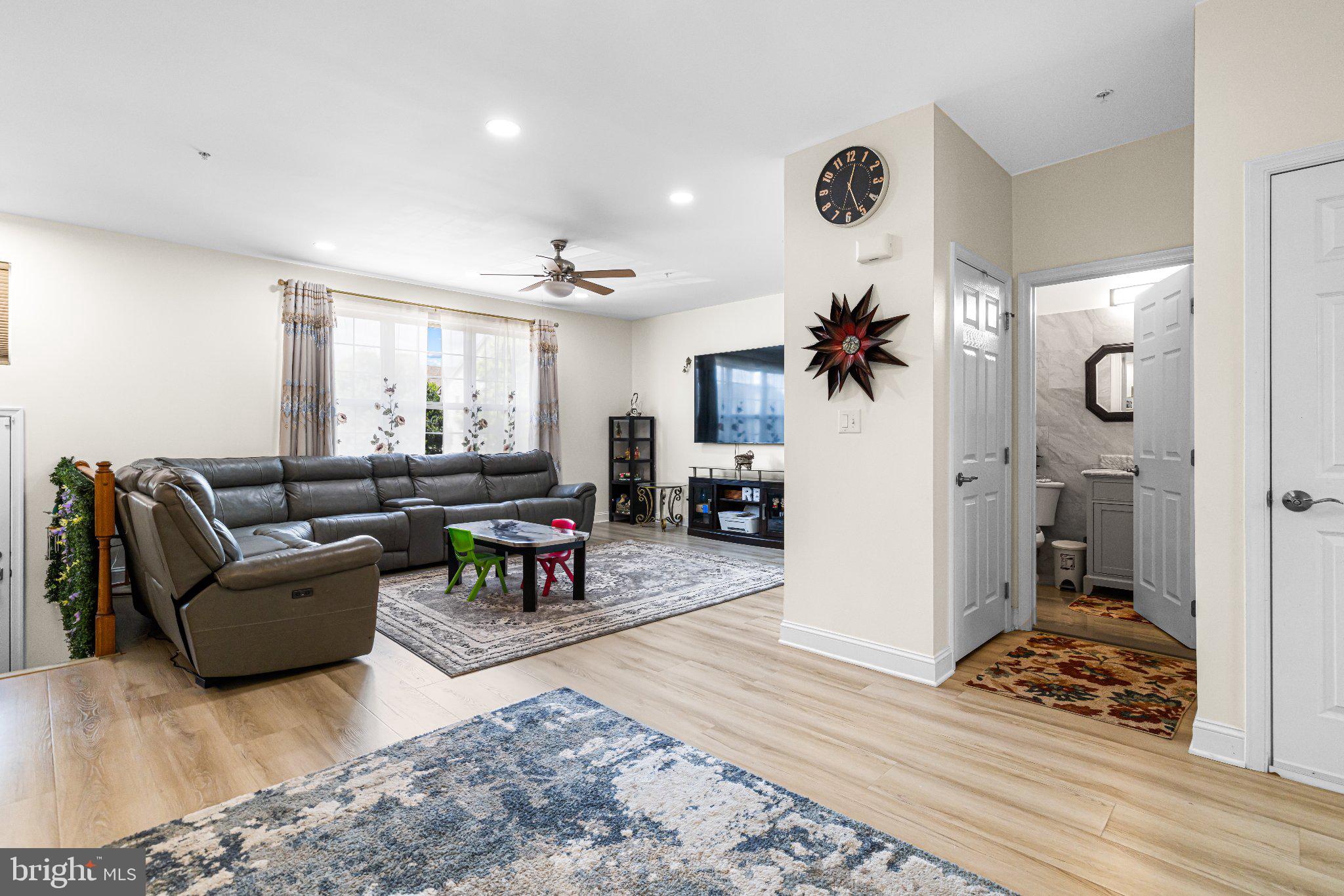 EMERALD WALK - Residential