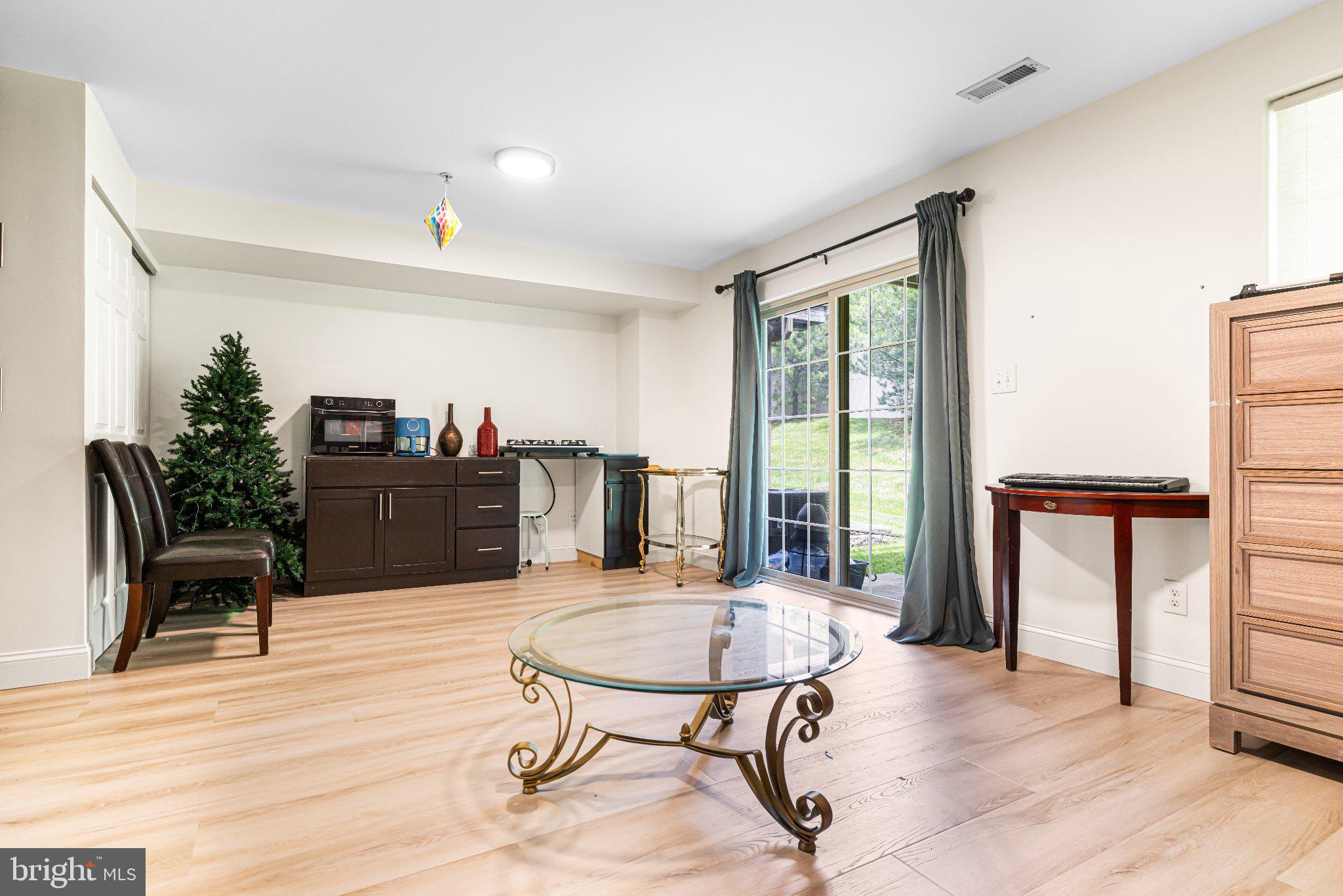 EMERALD WALK - Residential