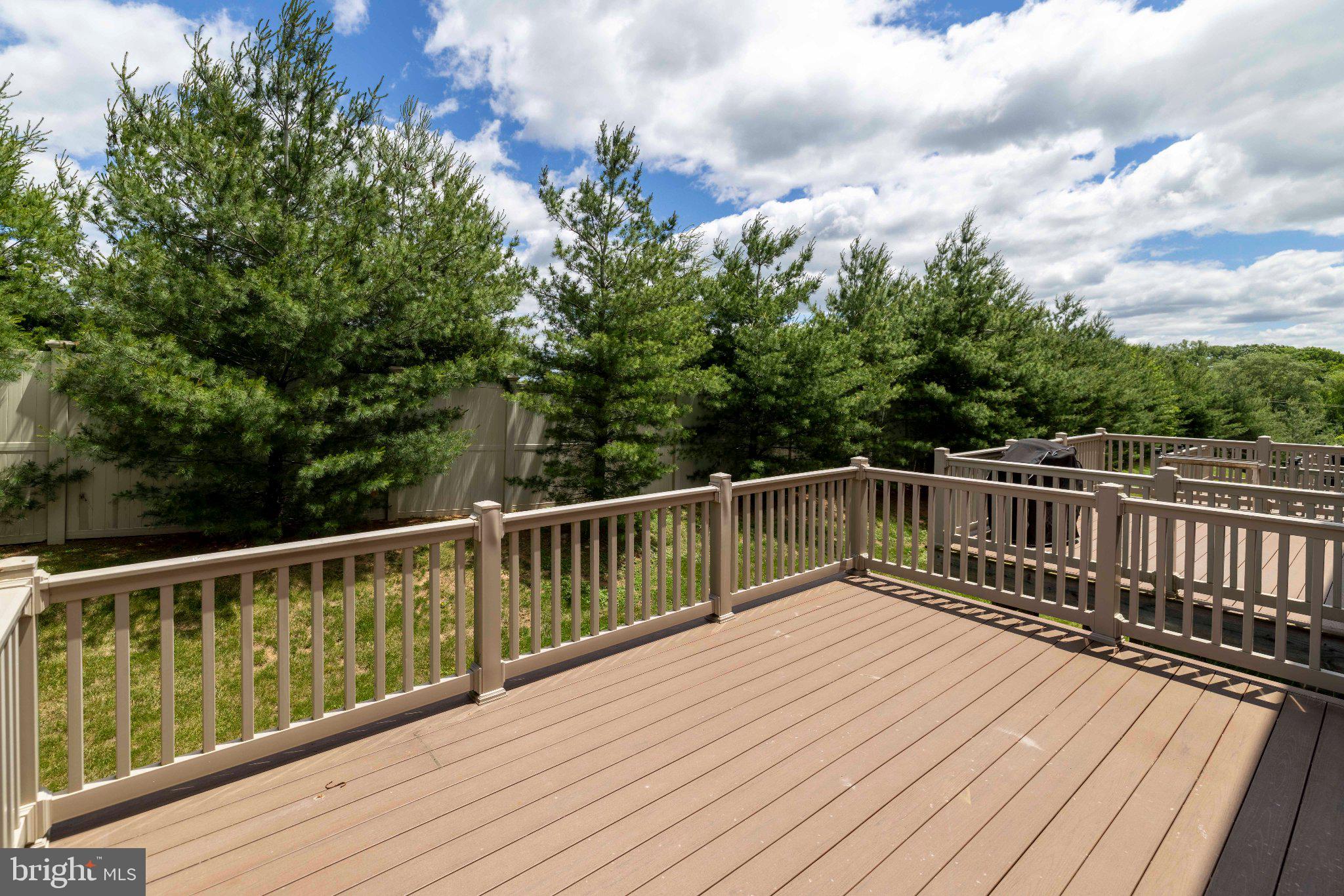 EMERALD WALK - Residential