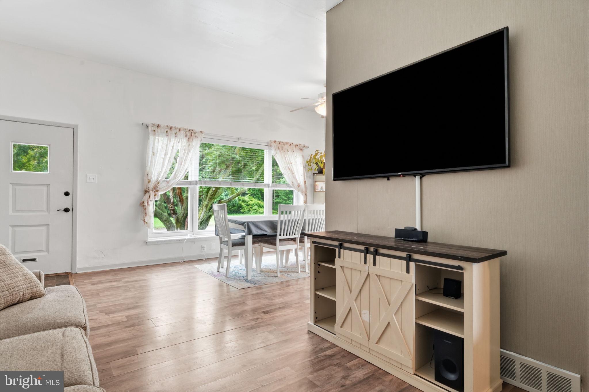 BELLS CORNER - Residential