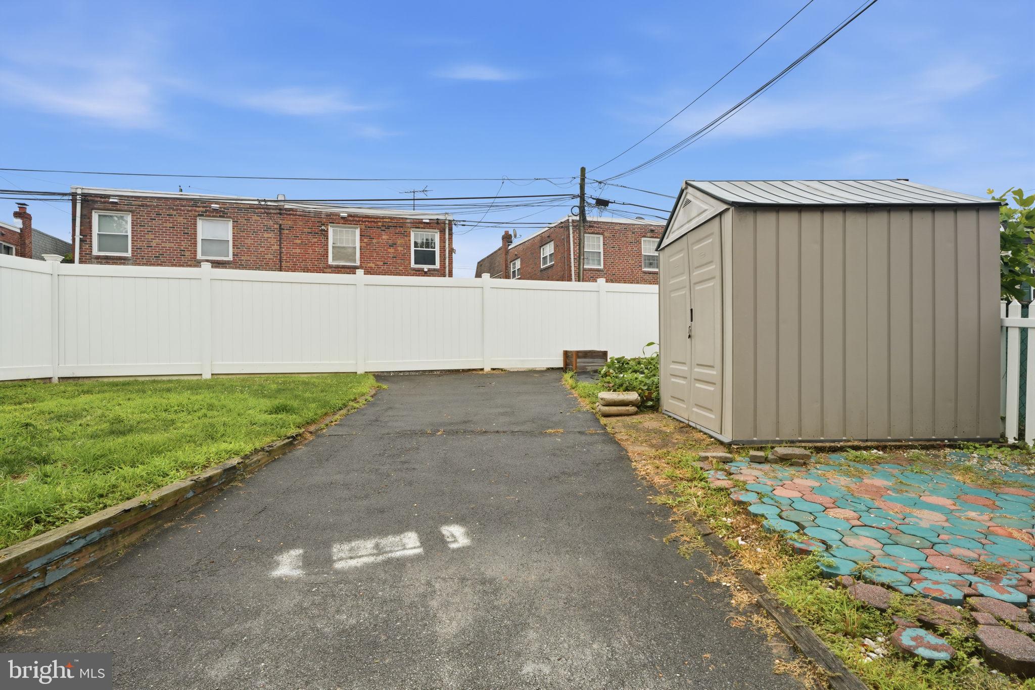 BELLS CORNER - Residential