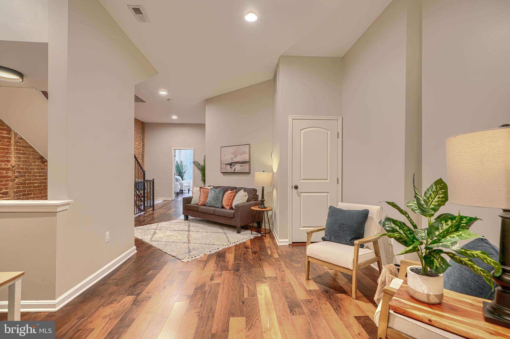 RESERVOIR HILL - Residential