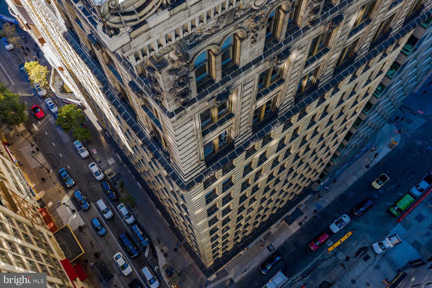 Luxury Apartments In Center City Philadelphia. Beautiful, new center city Philadelphia apartments; our building has innovative, efficiently designed spaces that take advantage of every square inch for your comfort and convenience. The modern approach allows us to make your wish list achievable not as a dream in the future but right now when you need it most. Center City apartments at its best! Offering studios, 1 bedroom, and 2 bedroom apartment homes. Conveniently located just a few blocks from Rittenhouse Square, and is near the University Of The Arts (UARTS), Peirce College, Moore College of Art and Design, and Drexel College of Nursing. Be in the center of everything! Walk outside your front door and be steps away from Dilworth Park, Rittenhouse Square, the Avenue of the Arts, and countless restaurants, cafes, bars, and shops. See why Avenir is your ideal Center City apartment. People who participate in group fitness make it to the gym 45% more often! Experience the community within your community. Take a virtual spin class when it s convenient. Plan a Friday night workout with old friends or welcome a new neighbor to the community. Work out on your schedule, not someone else's!  ** Photos are of model units * Prices and availability subject to change on daily basis **