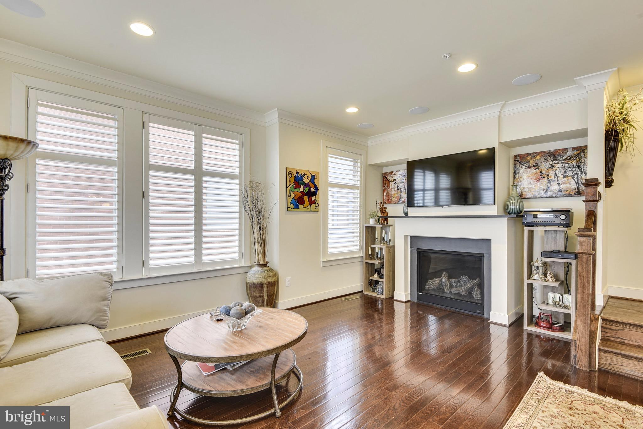 MOSAIC AT MERRIFIELD - Residential