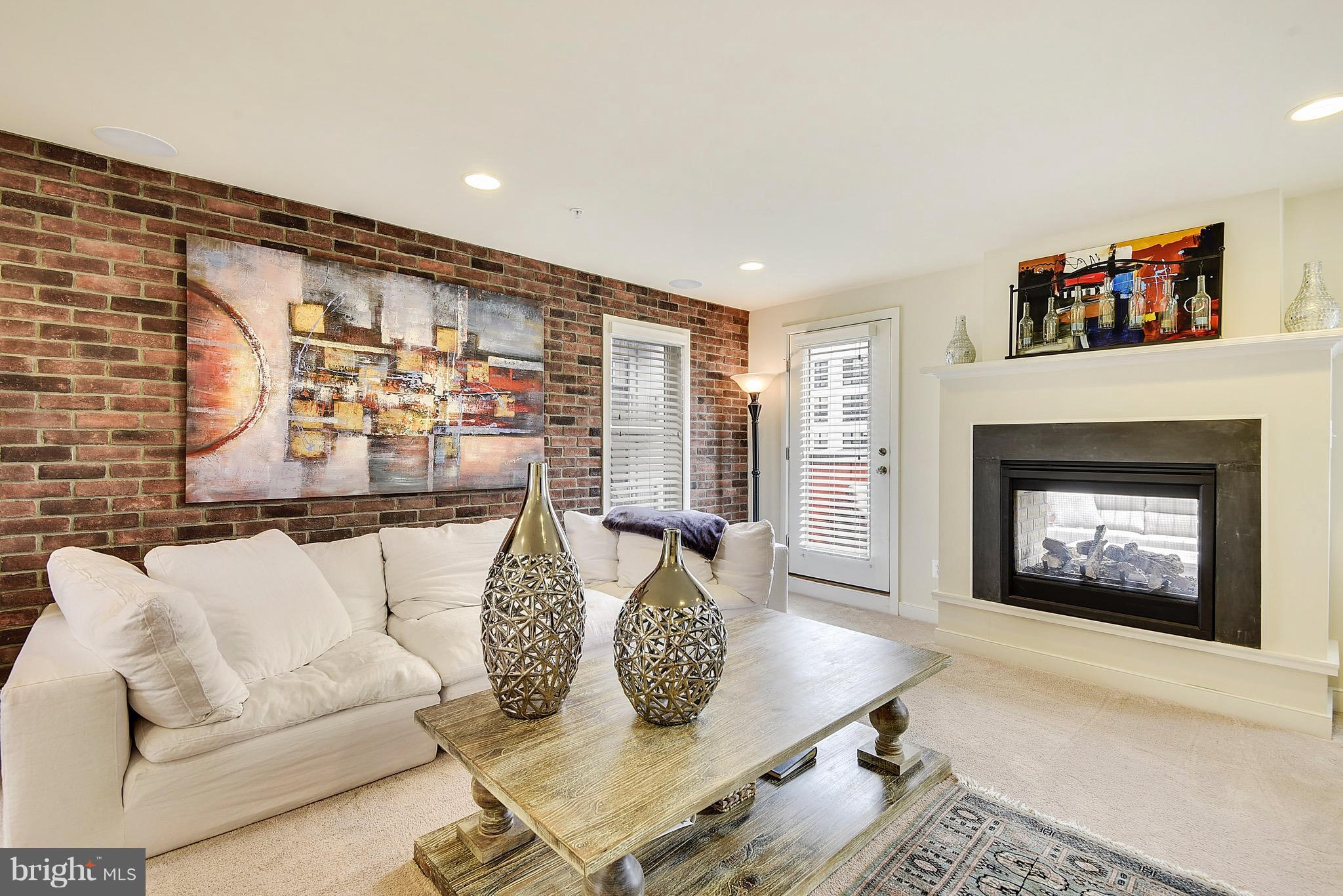MOSAIC AT MERRIFIELD - Residential