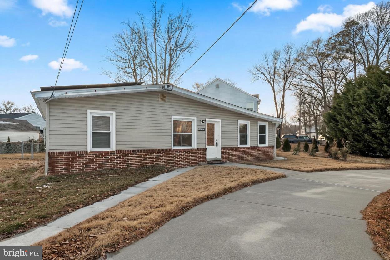 CEDARHURST ON THE BAY - Residential