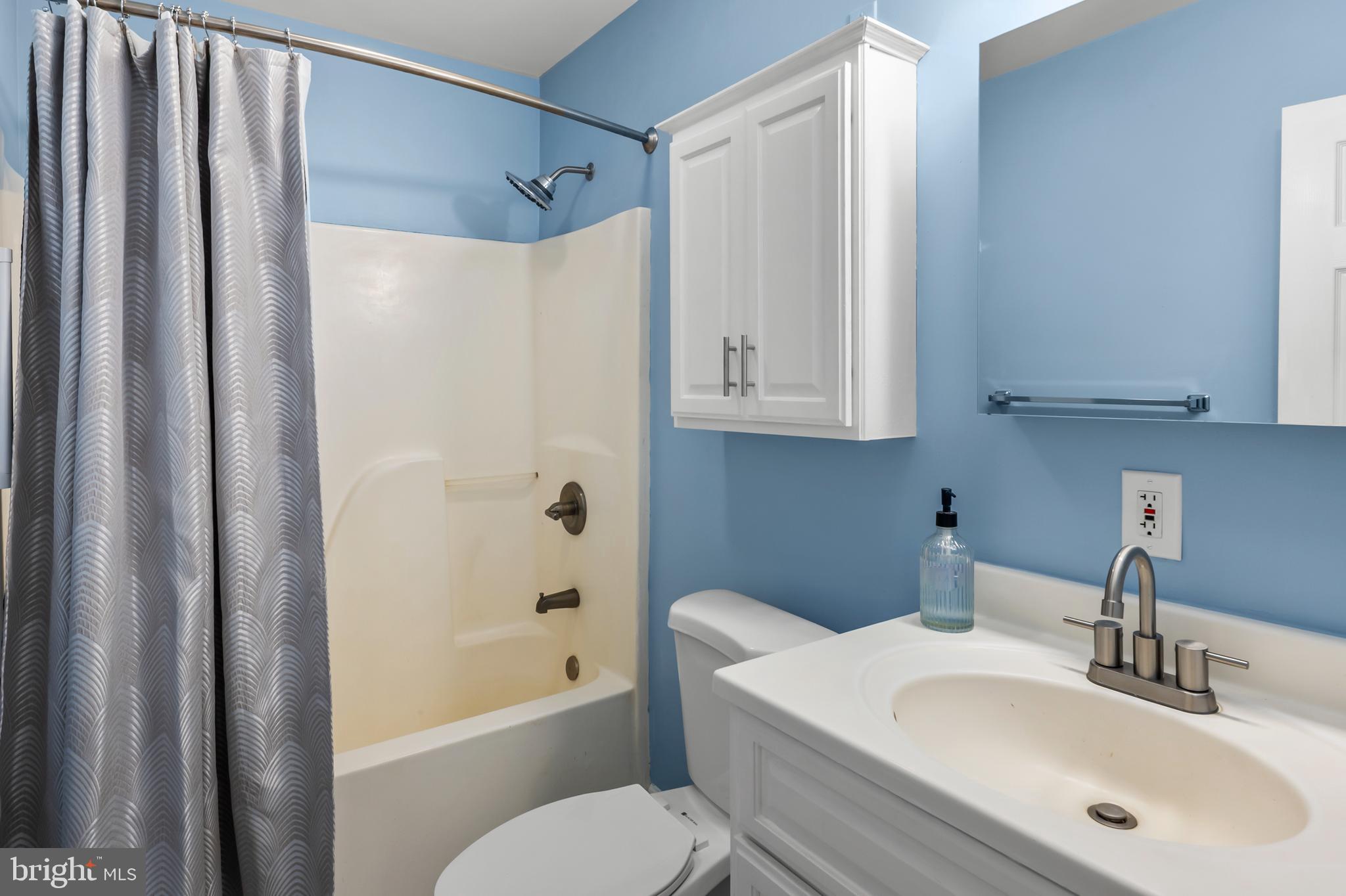 CEDARHURST ON THE BAY - Residential