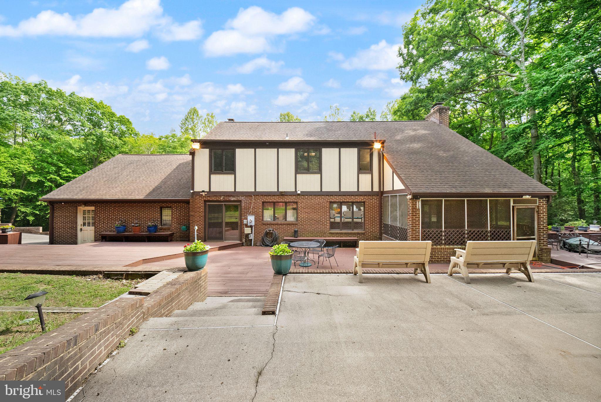 LAKE OCCOQUAN CLUB - Residential