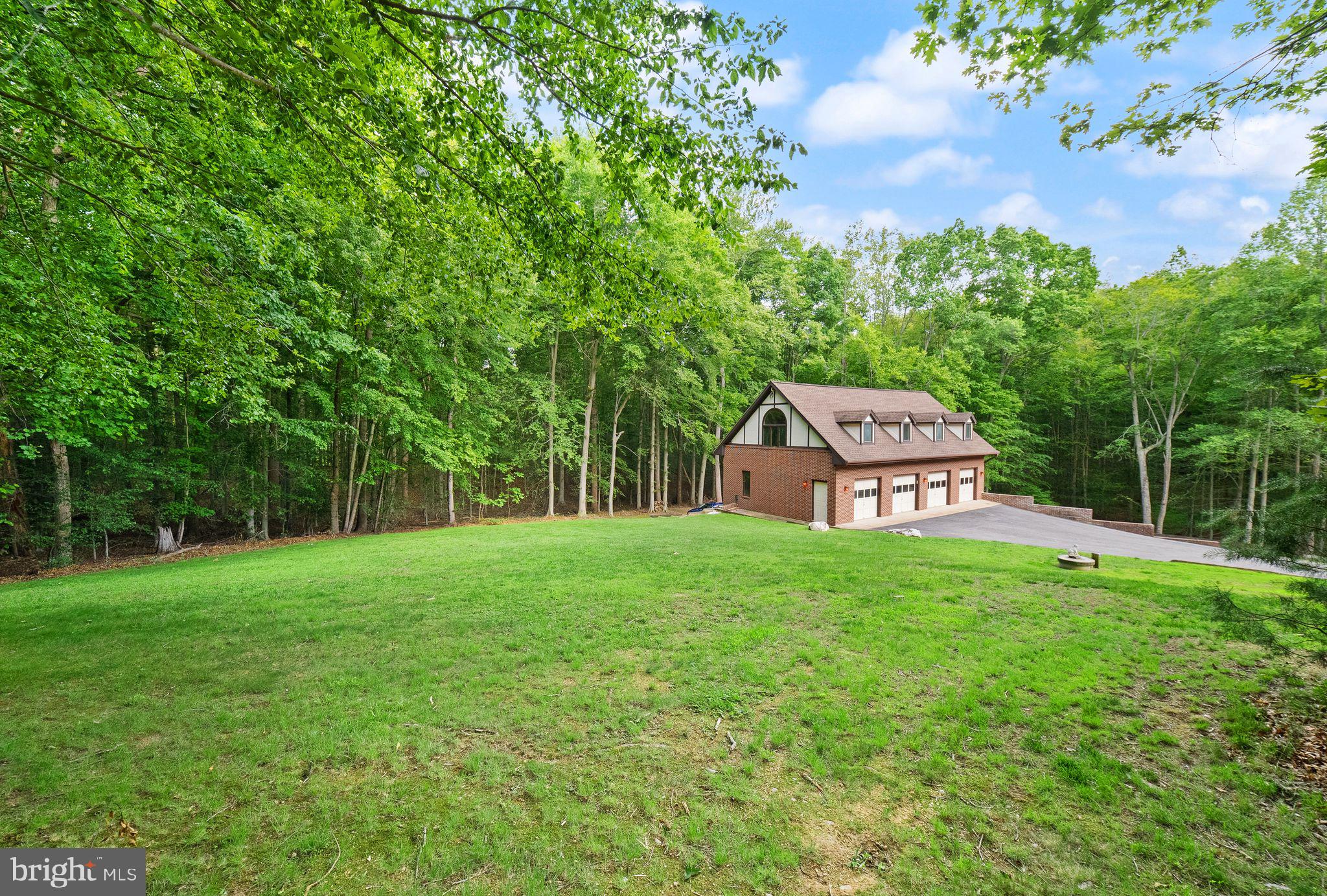 LAKE OCCOQUAN CLUB - Residential