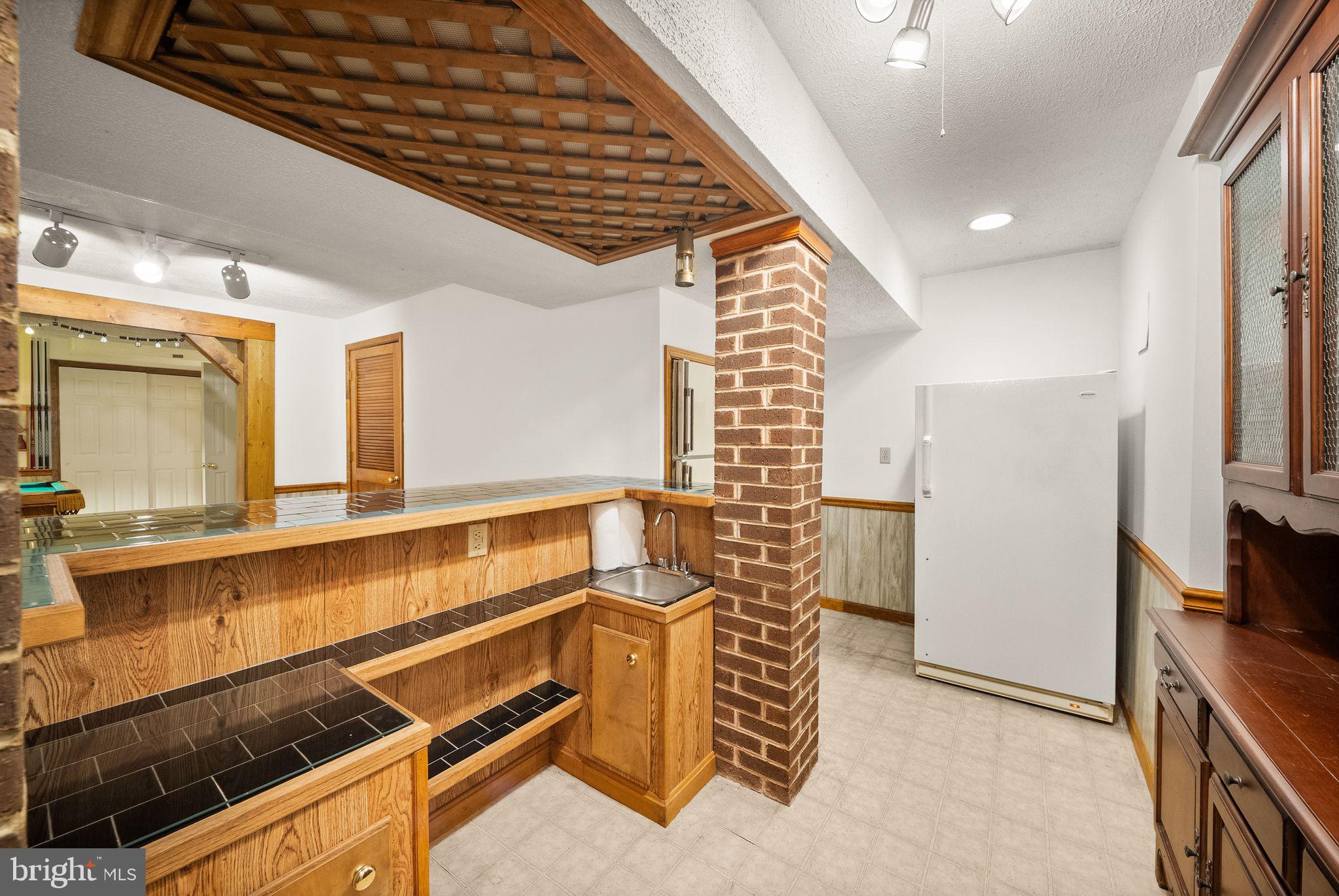 LAKE OCCOQUAN CLUB - Residential
