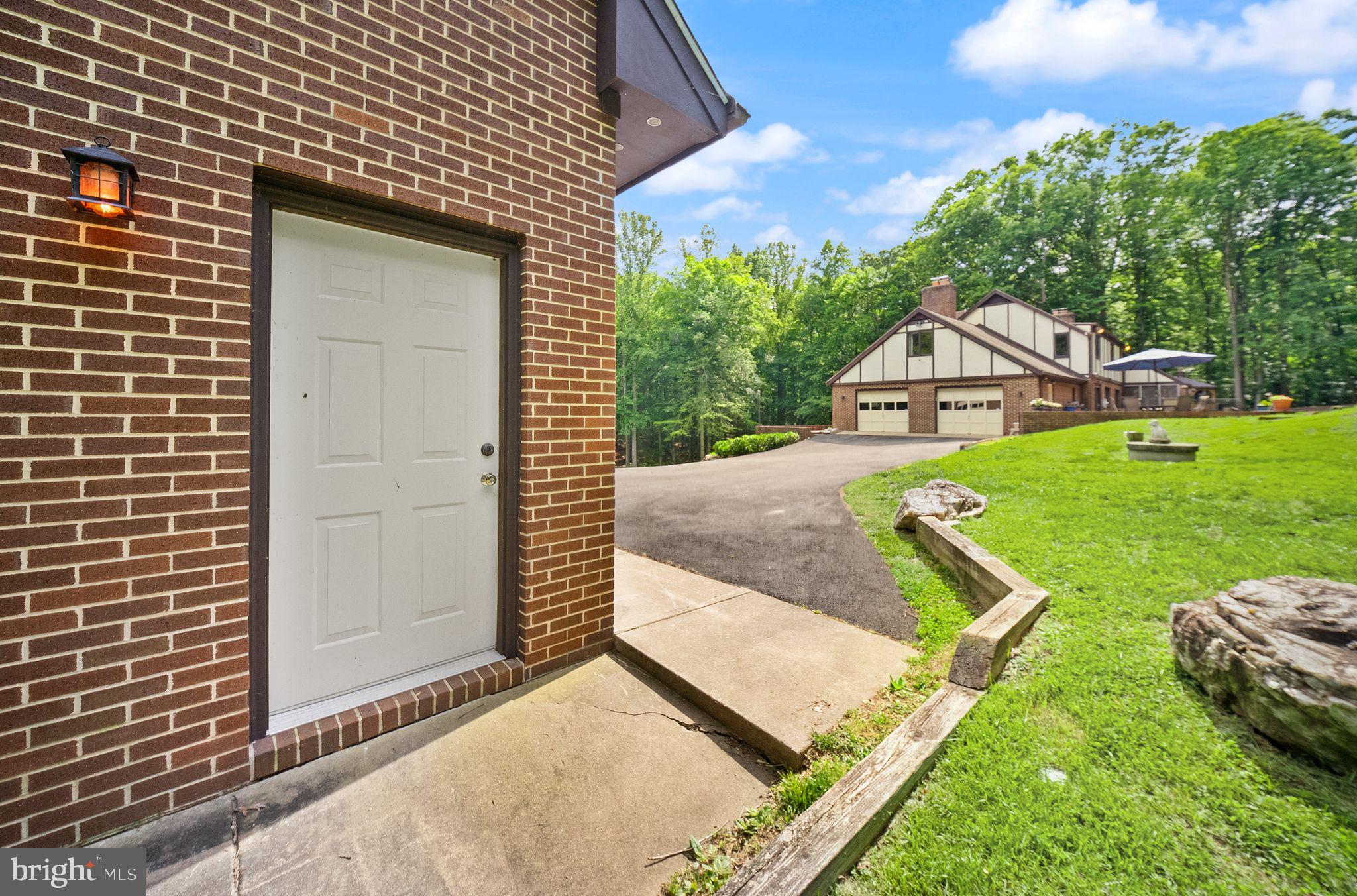 LAKE OCCOQUAN CLUB - Residential