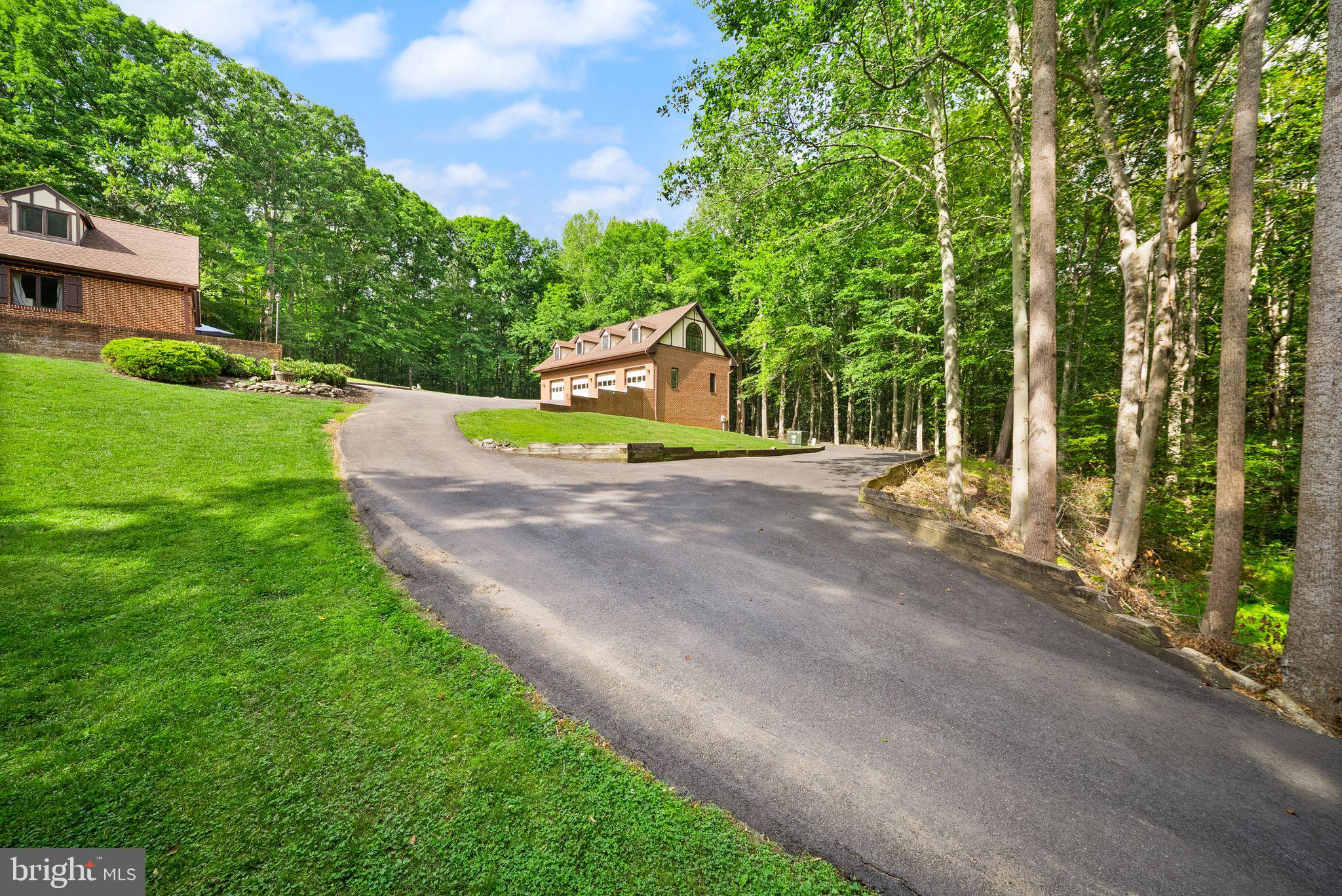 LAKE OCCOQUAN CLUB - Residential