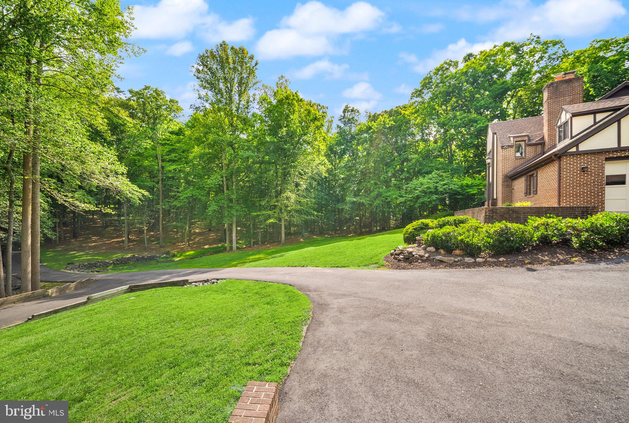LAKE OCCOQUAN CLUB - Residential