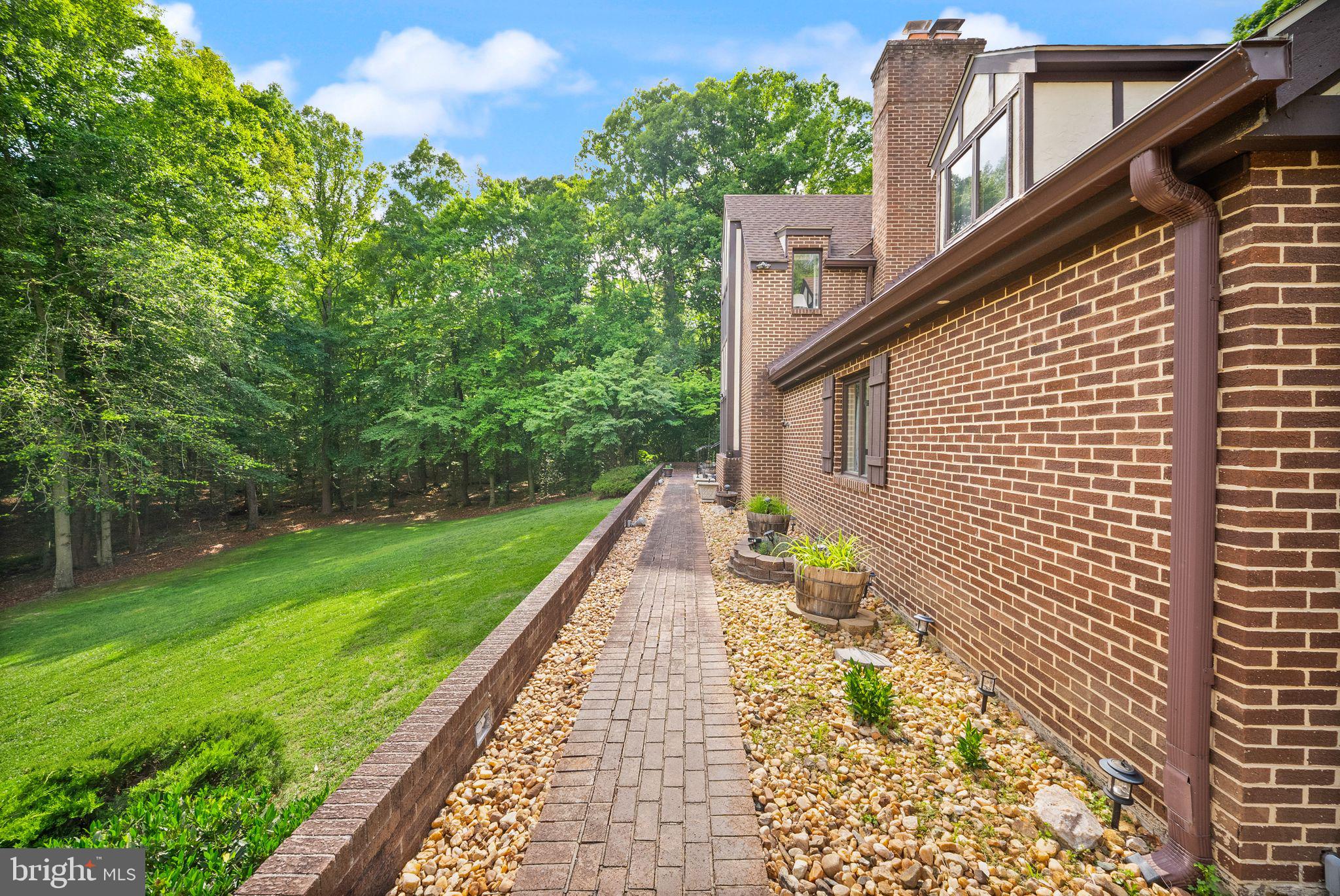 LAKE OCCOQUAN CLUB - Residential