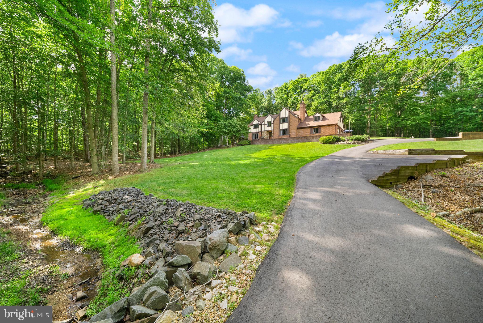LAKE OCCOQUAN CLUB - Residential