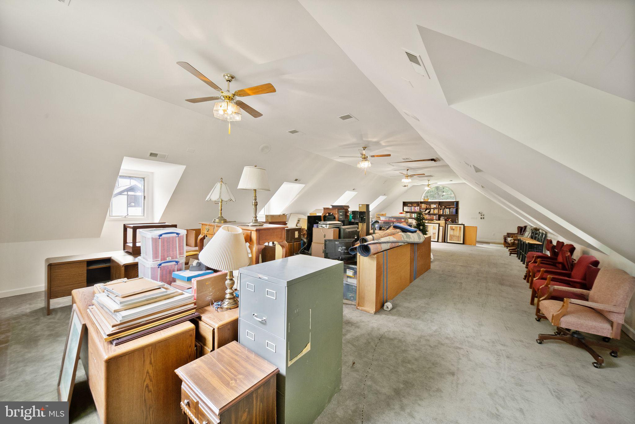 LAKE OCCOQUAN CLUB - Residential