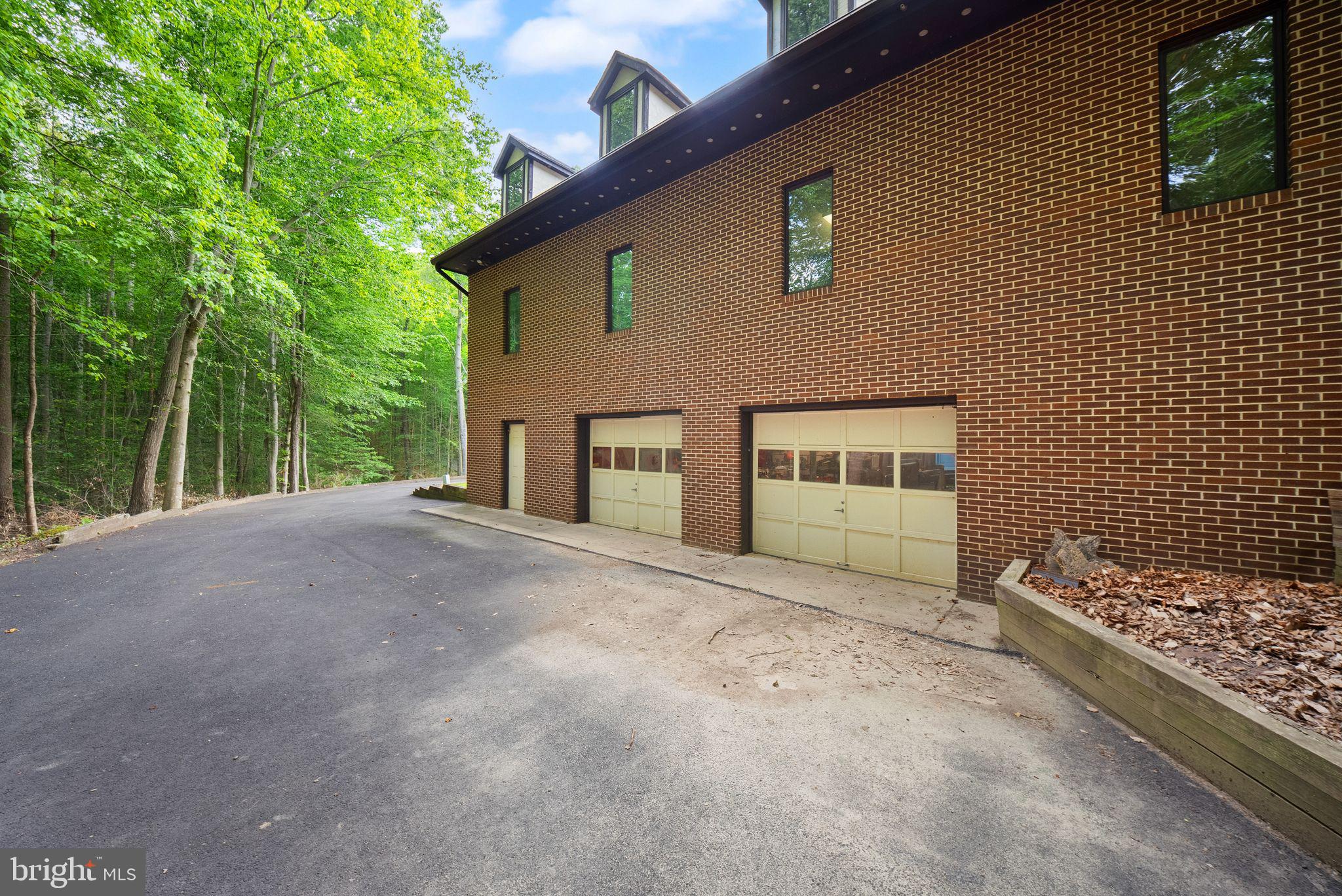 LAKE OCCOQUAN CLUB - Residential