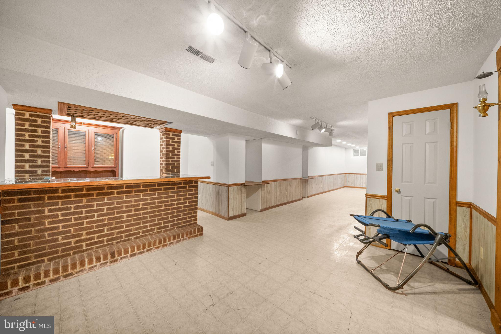 LAKE OCCOQUAN CLUB - Residential