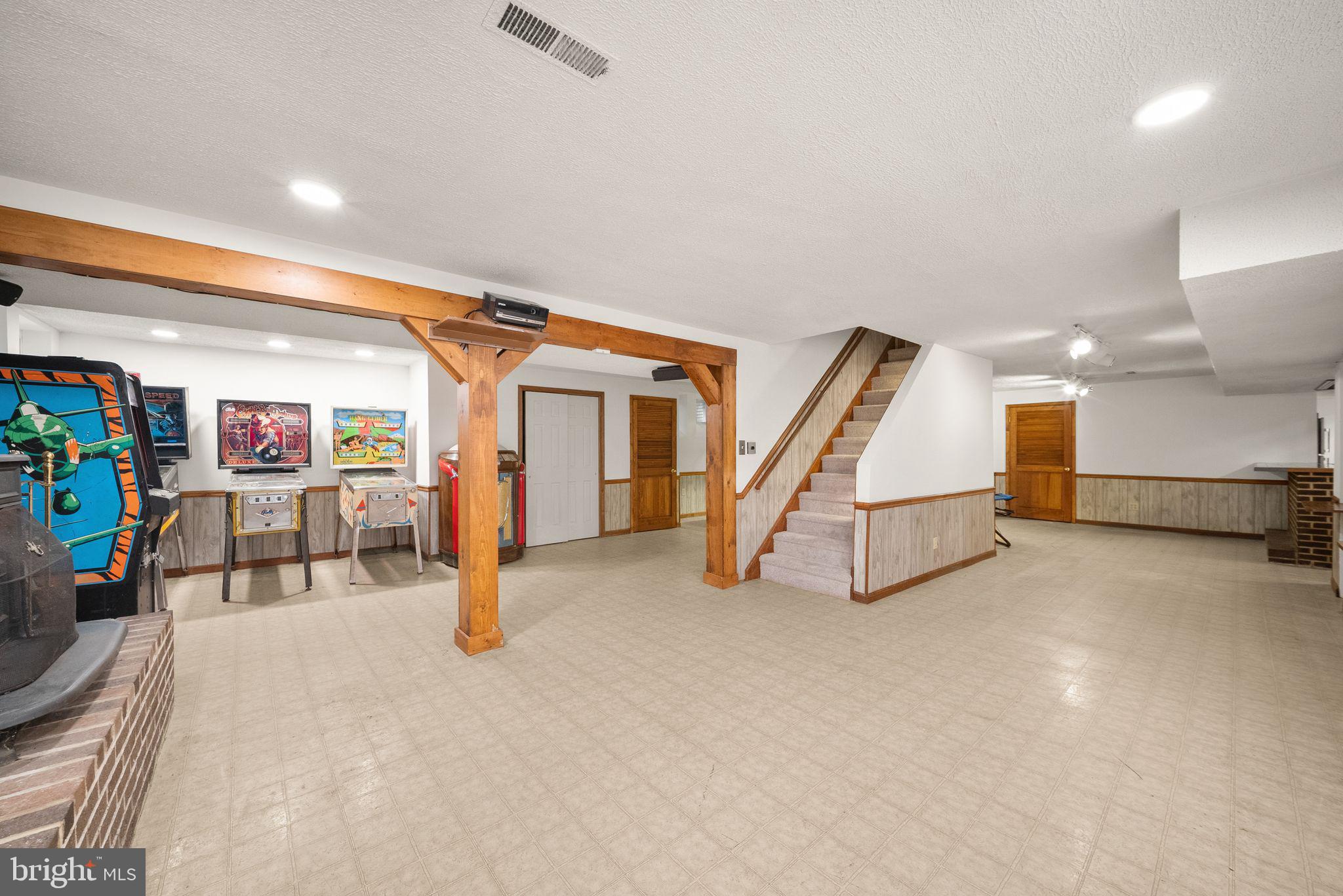 LAKE OCCOQUAN CLUB - Residential