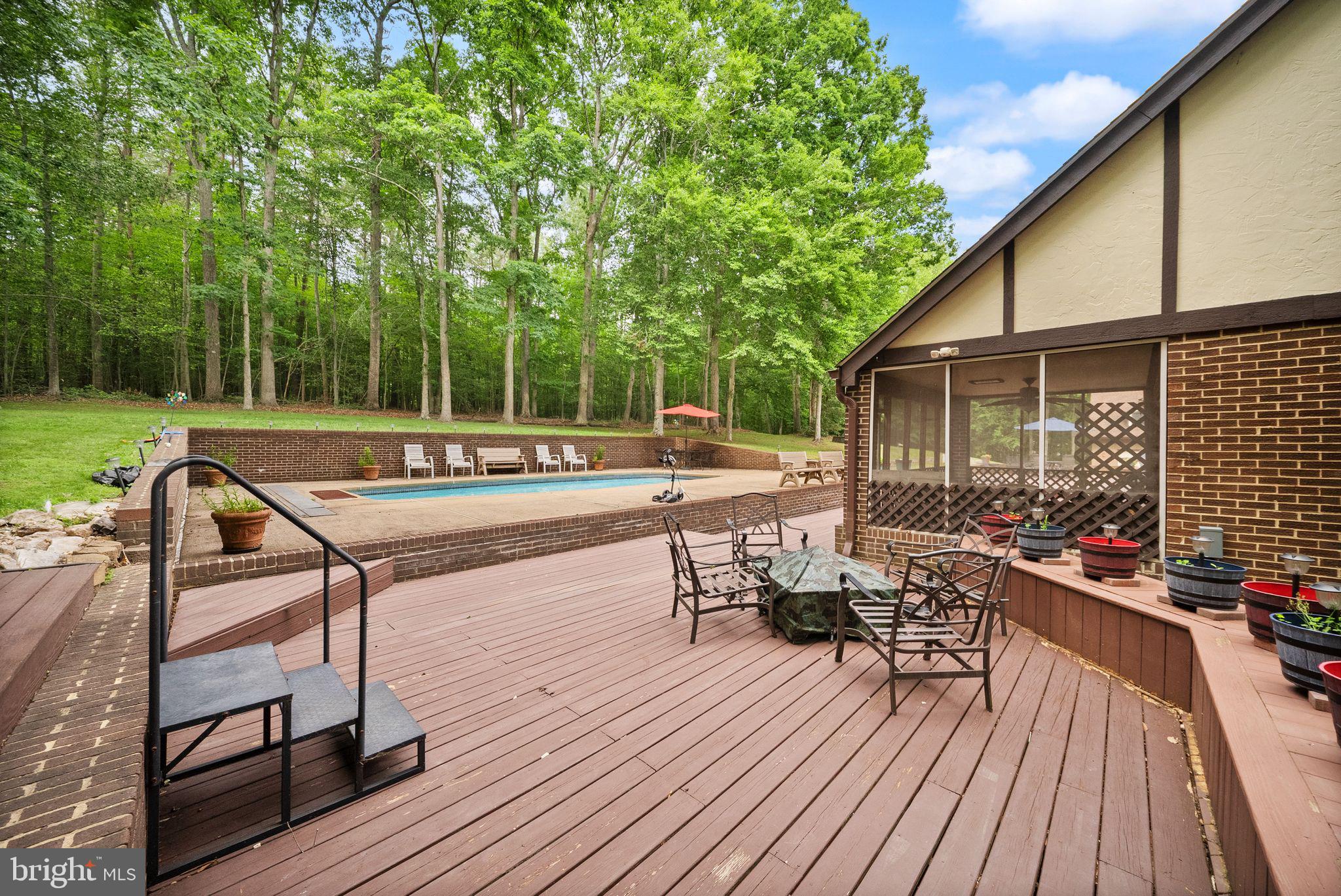 LAKE OCCOQUAN CLUB - Residential