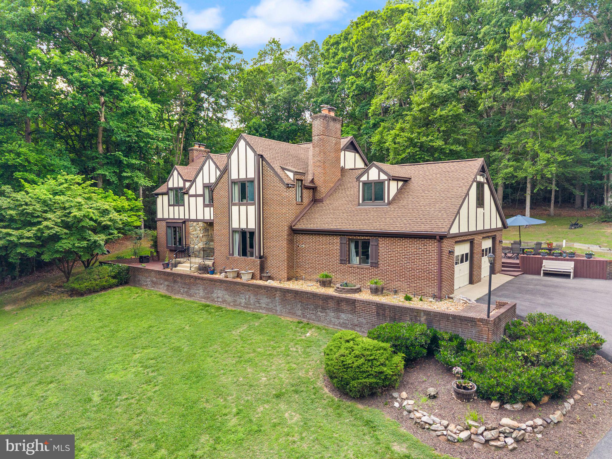 LAKE OCCOQUAN CLUB - Residential