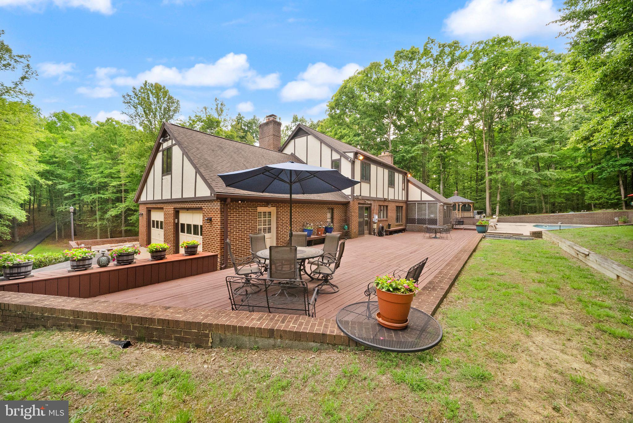LAKE OCCOQUAN CLUB - Residential