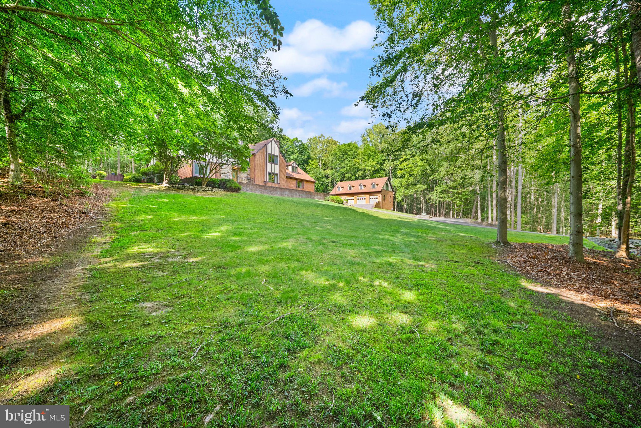 LAKE OCCOQUAN CLUB - Residential