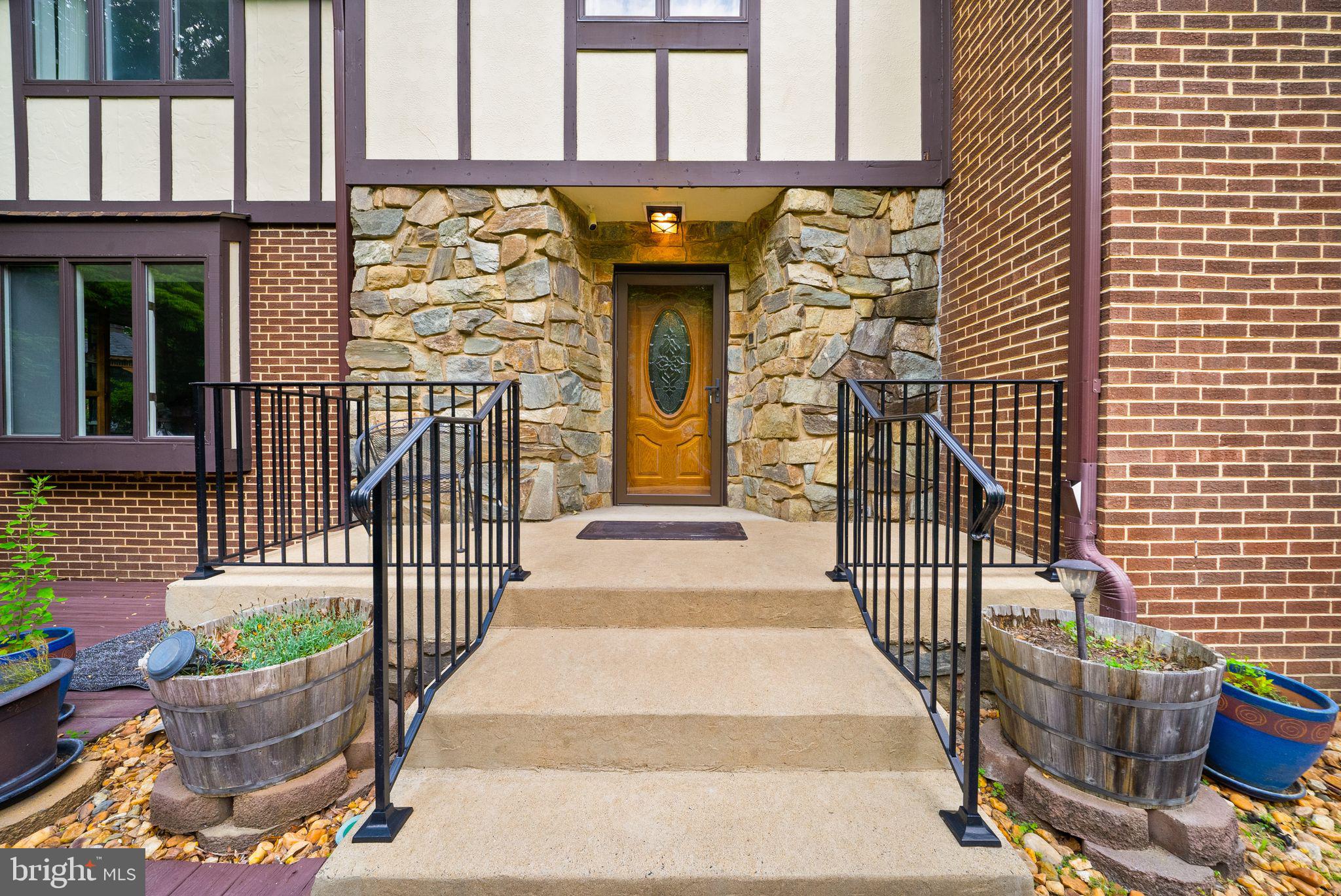 LAKE OCCOQUAN CLUB - Residential