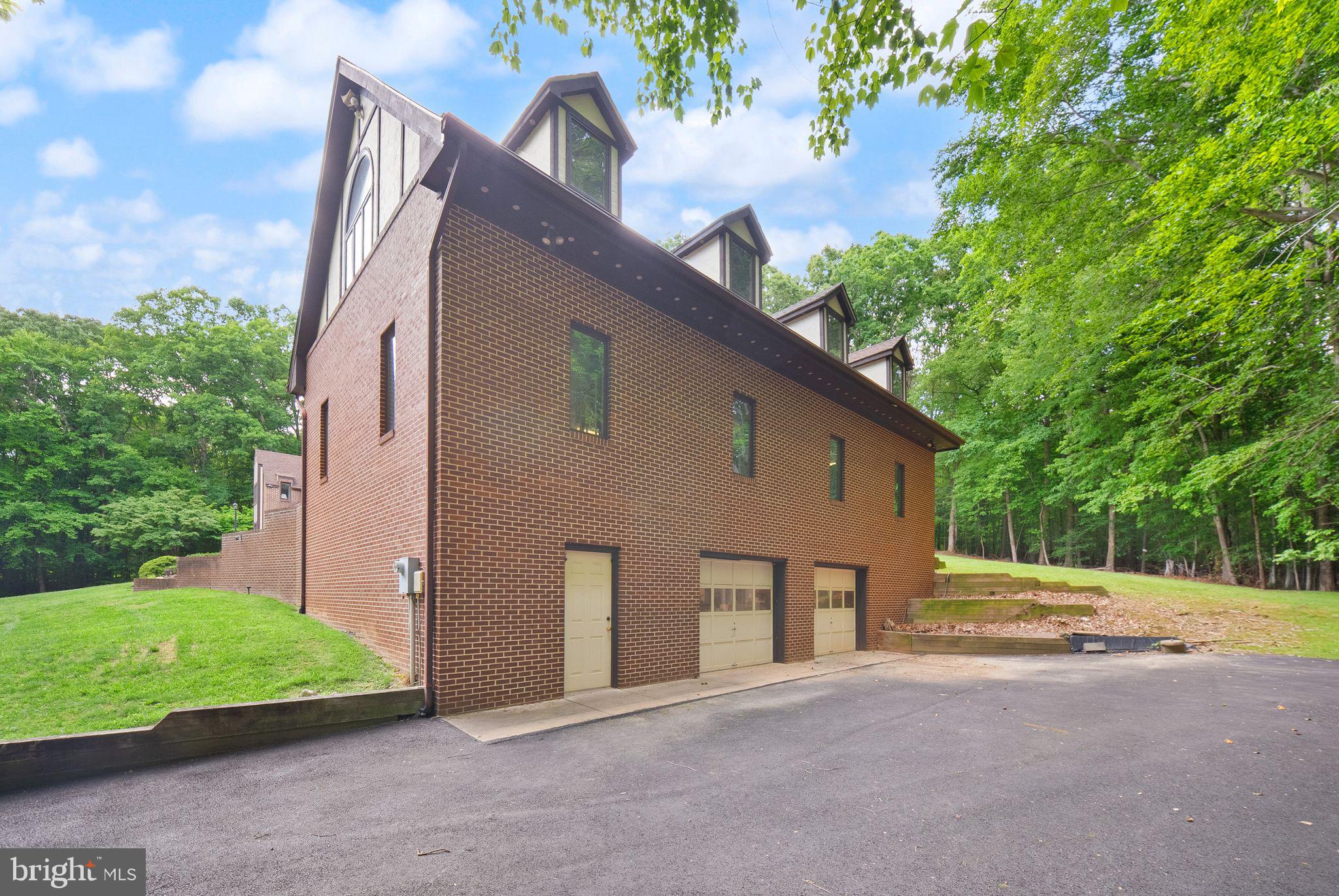 LAKE OCCOQUAN CLUB - Residential