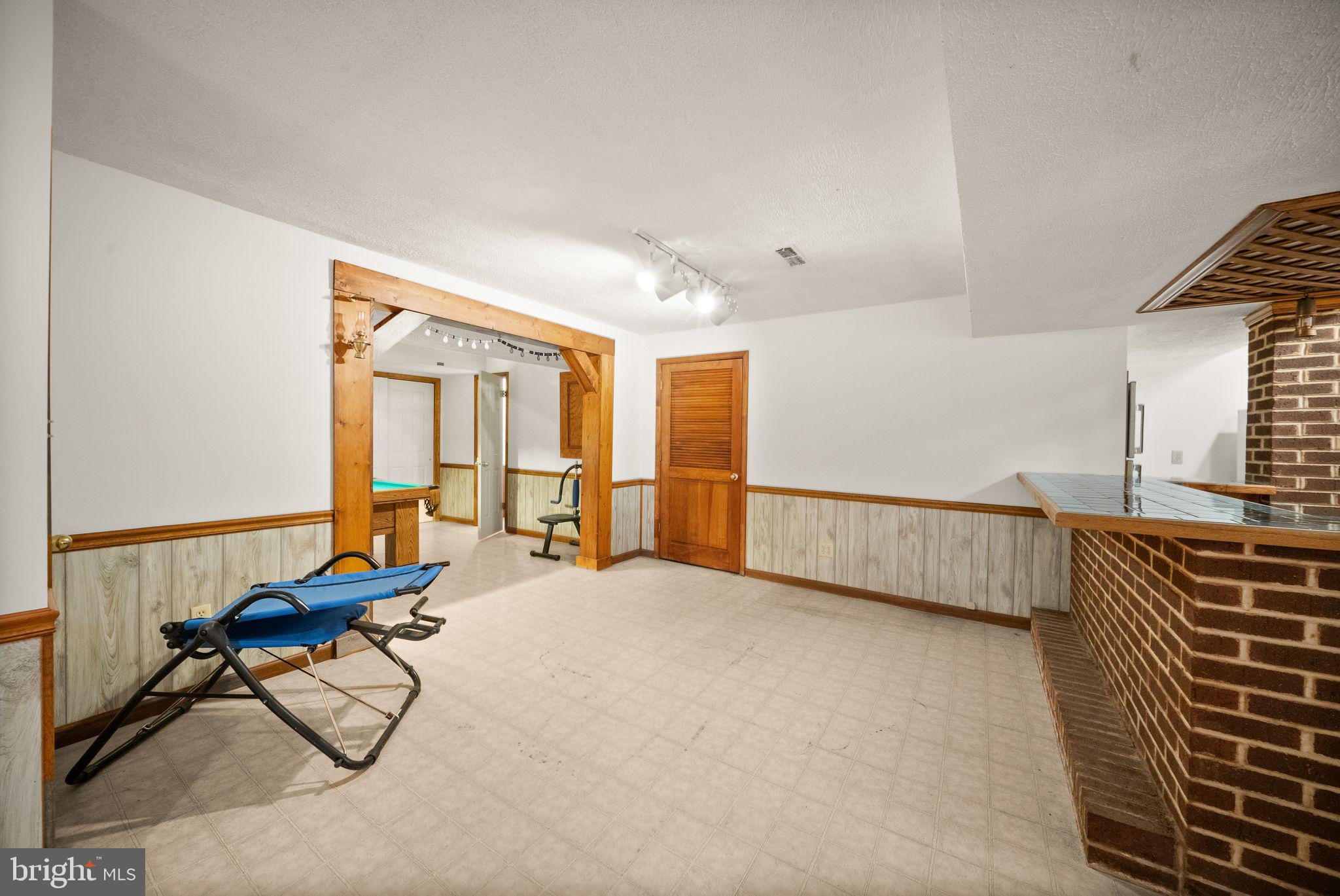 LAKE OCCOQUAN CLUB - Residential