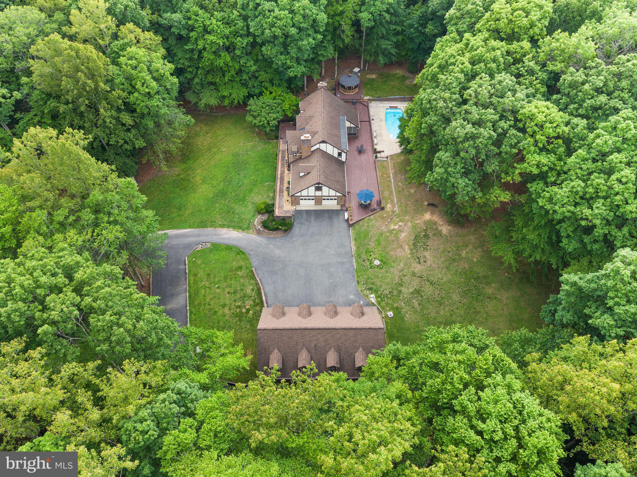 LAKE OCCOQUAN CLUB - Residential