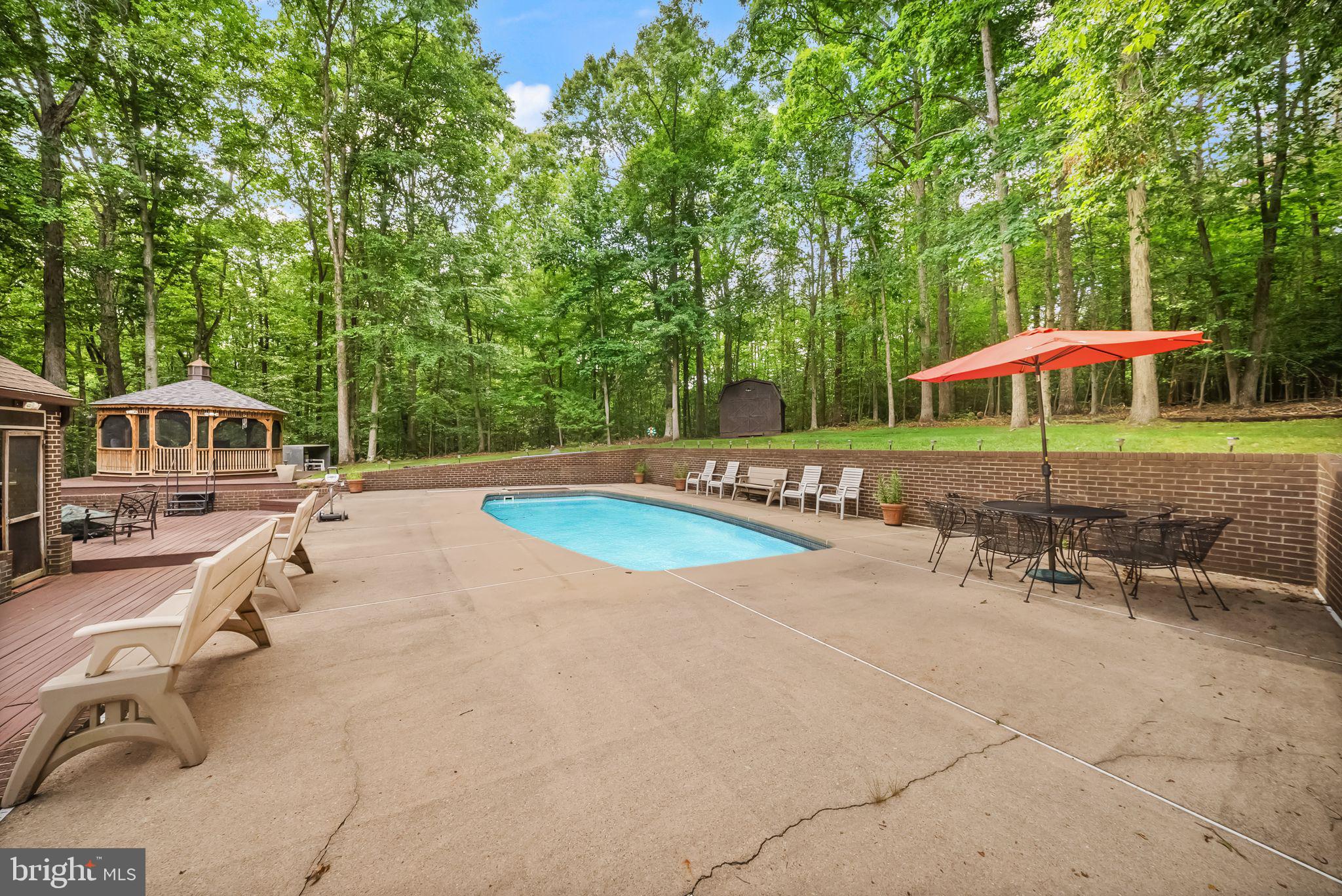 LAKE OCCOQUAN CLUB - Residential