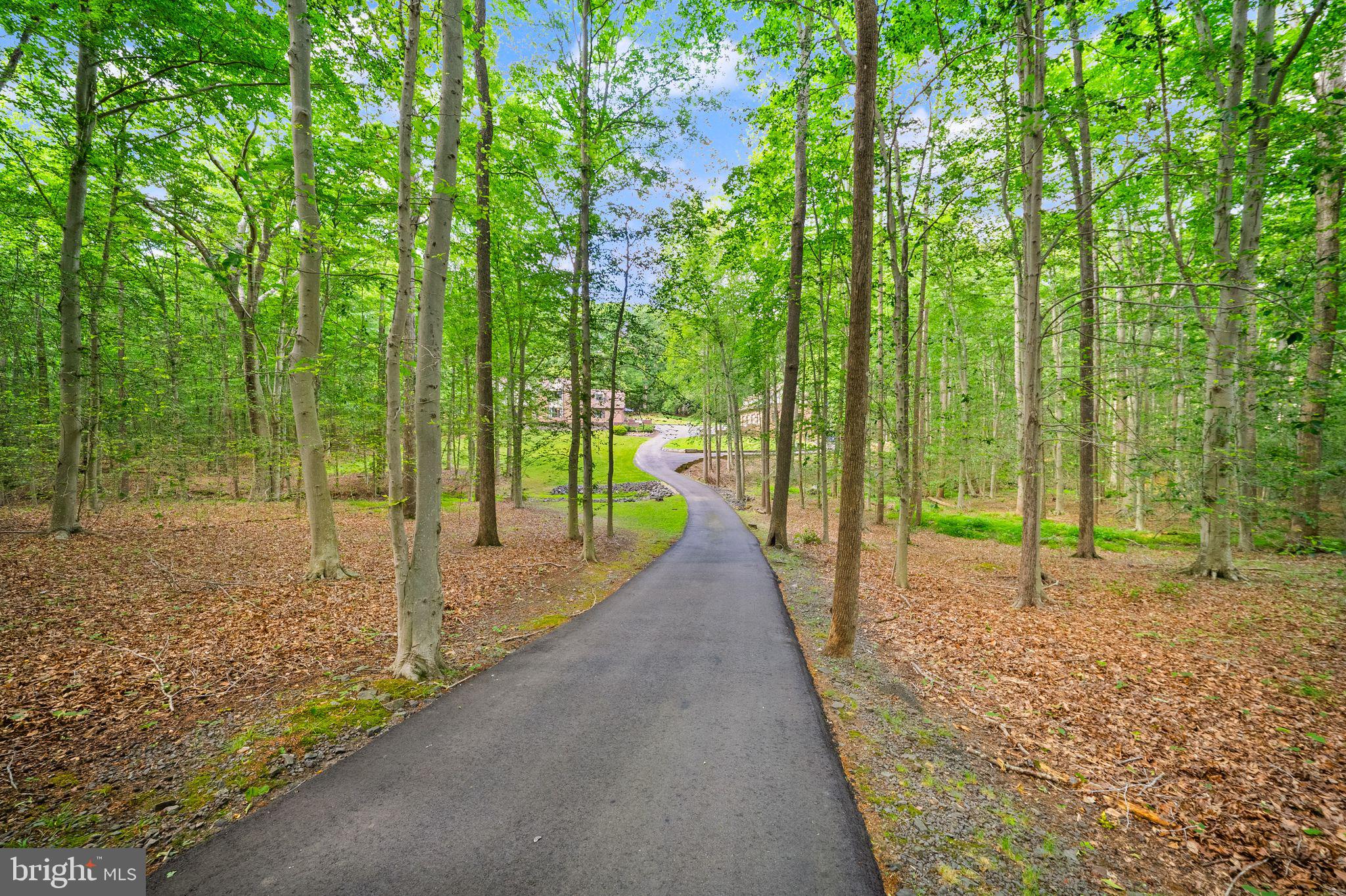 LAKE OCCOQUAN CLUB - Residential