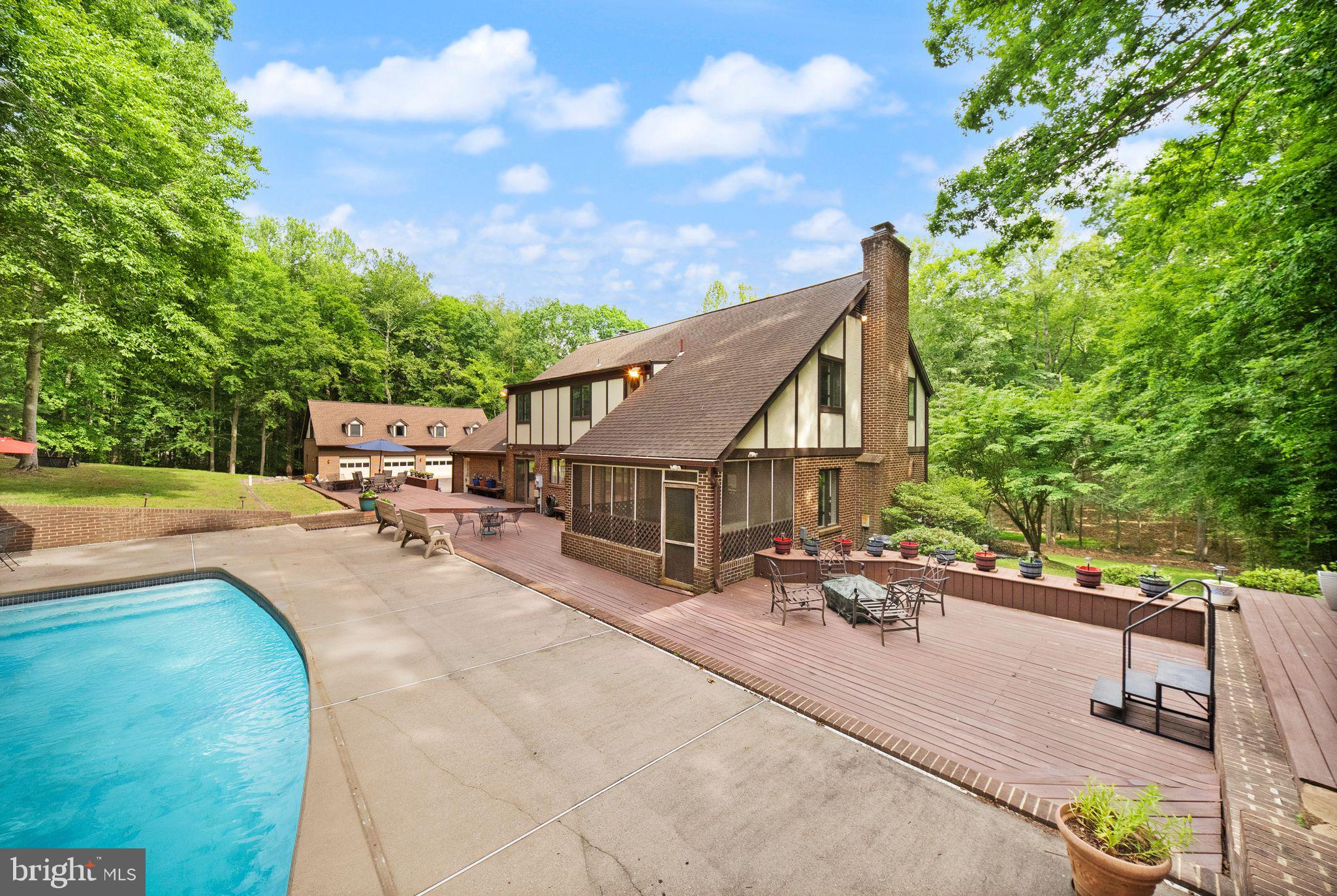 LAKE OCCOQUAN CLUB - Residential