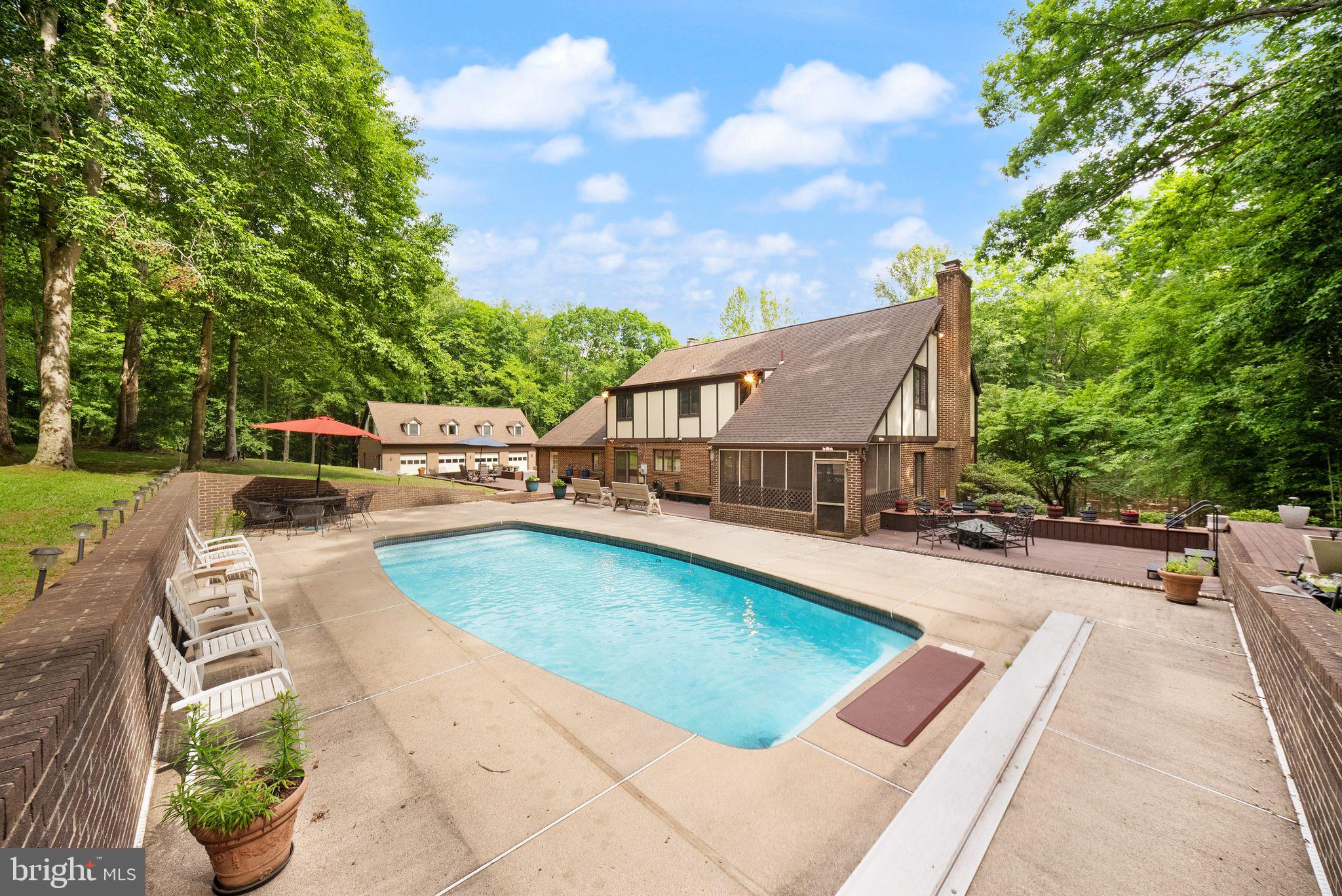 LAKE OCCOQUAN CLUB - Residential