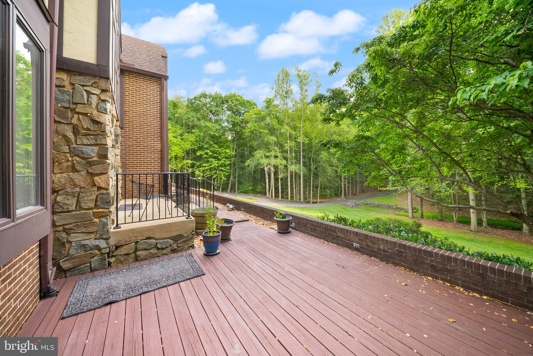 LAKE OCCOQUAN CLUB - Residential