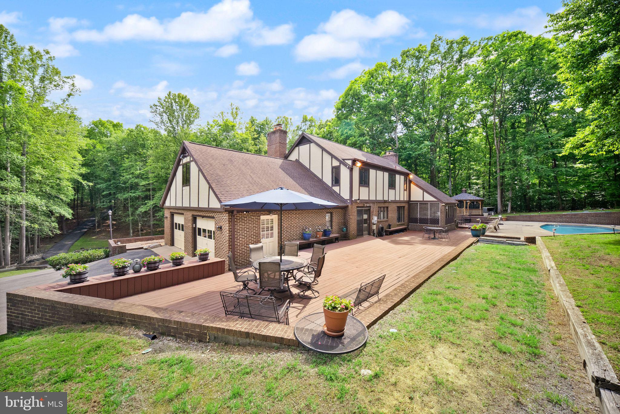 LAKE OCCOQUAN CLUB - Residential