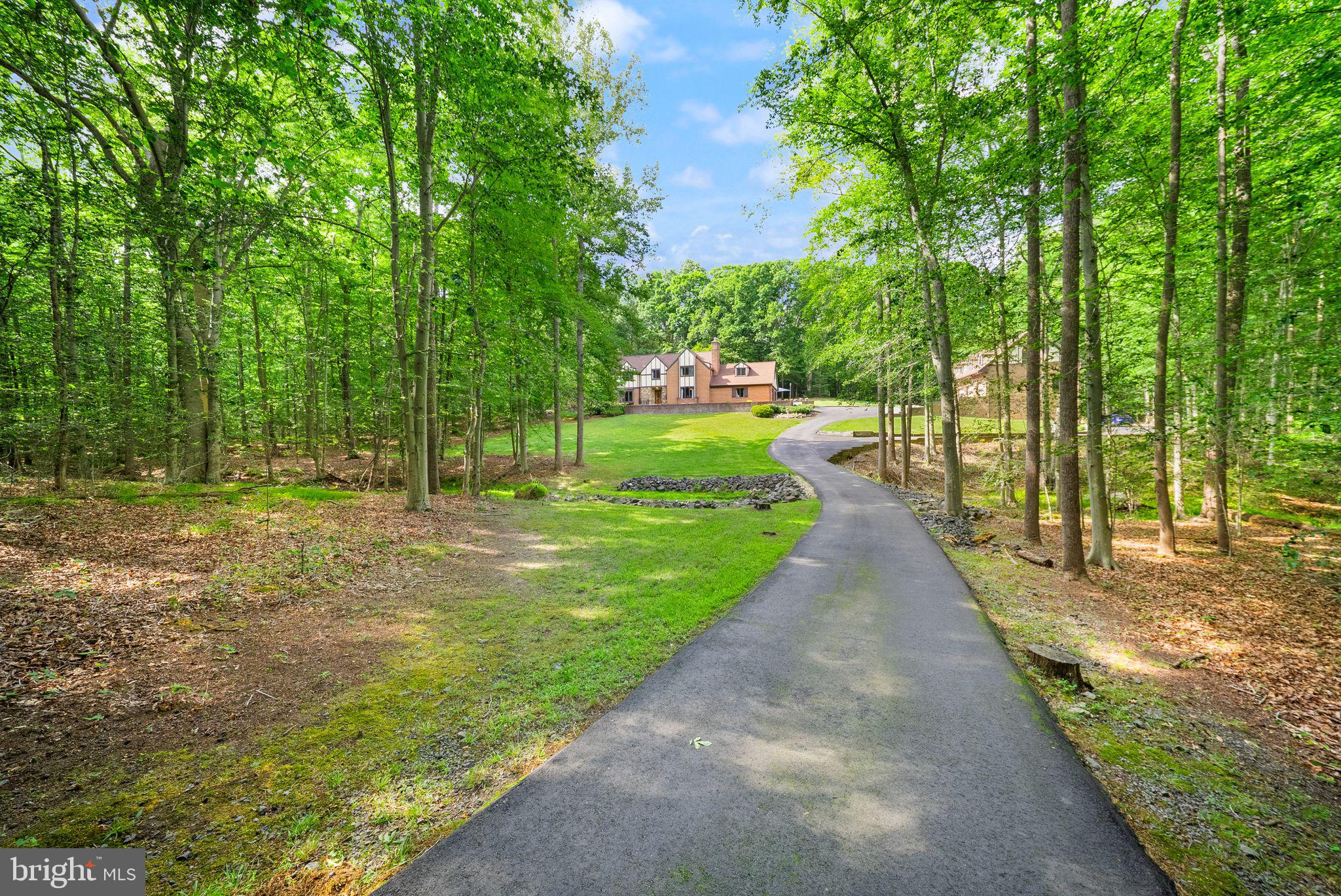 LAKE OCCOQUAN CLUB - Residential