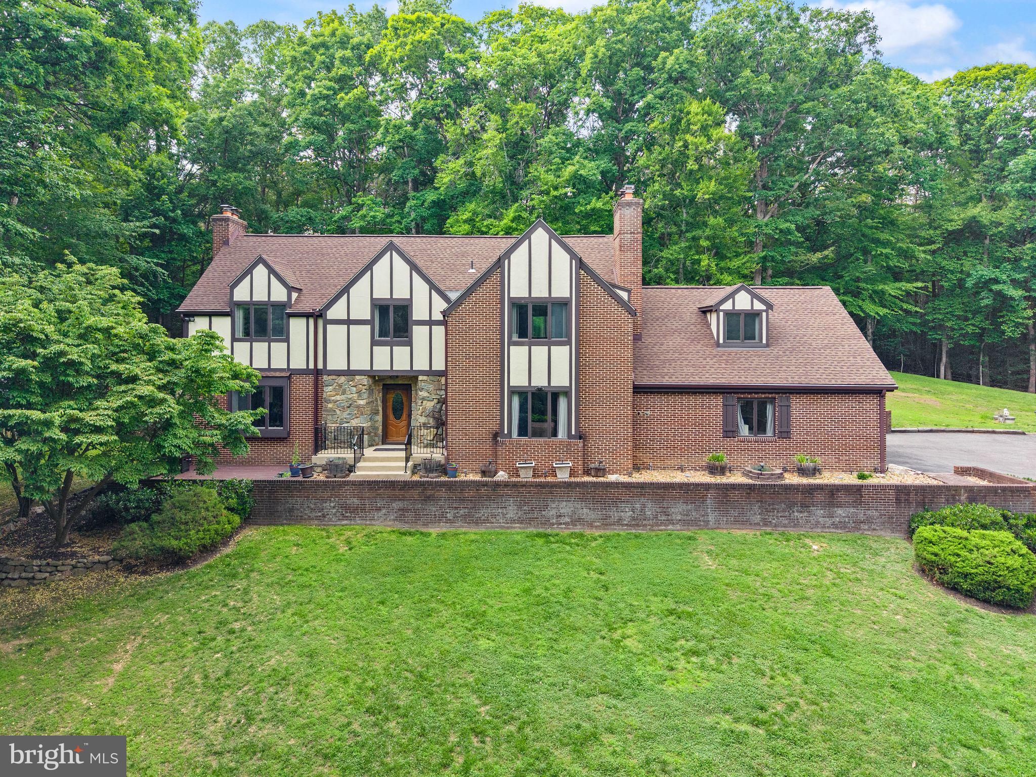 LAKE OCCOQUAN CLUB - Residential