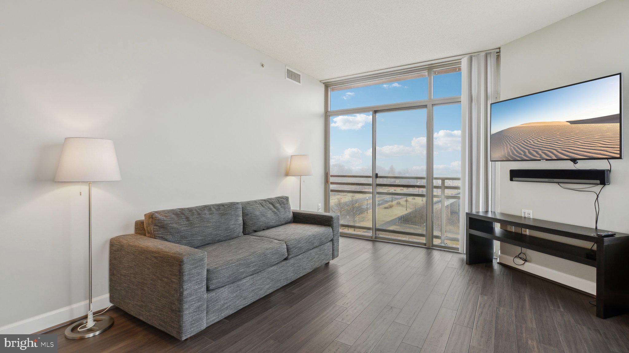 ECLIPSE ON CENTER PARK - Residential
