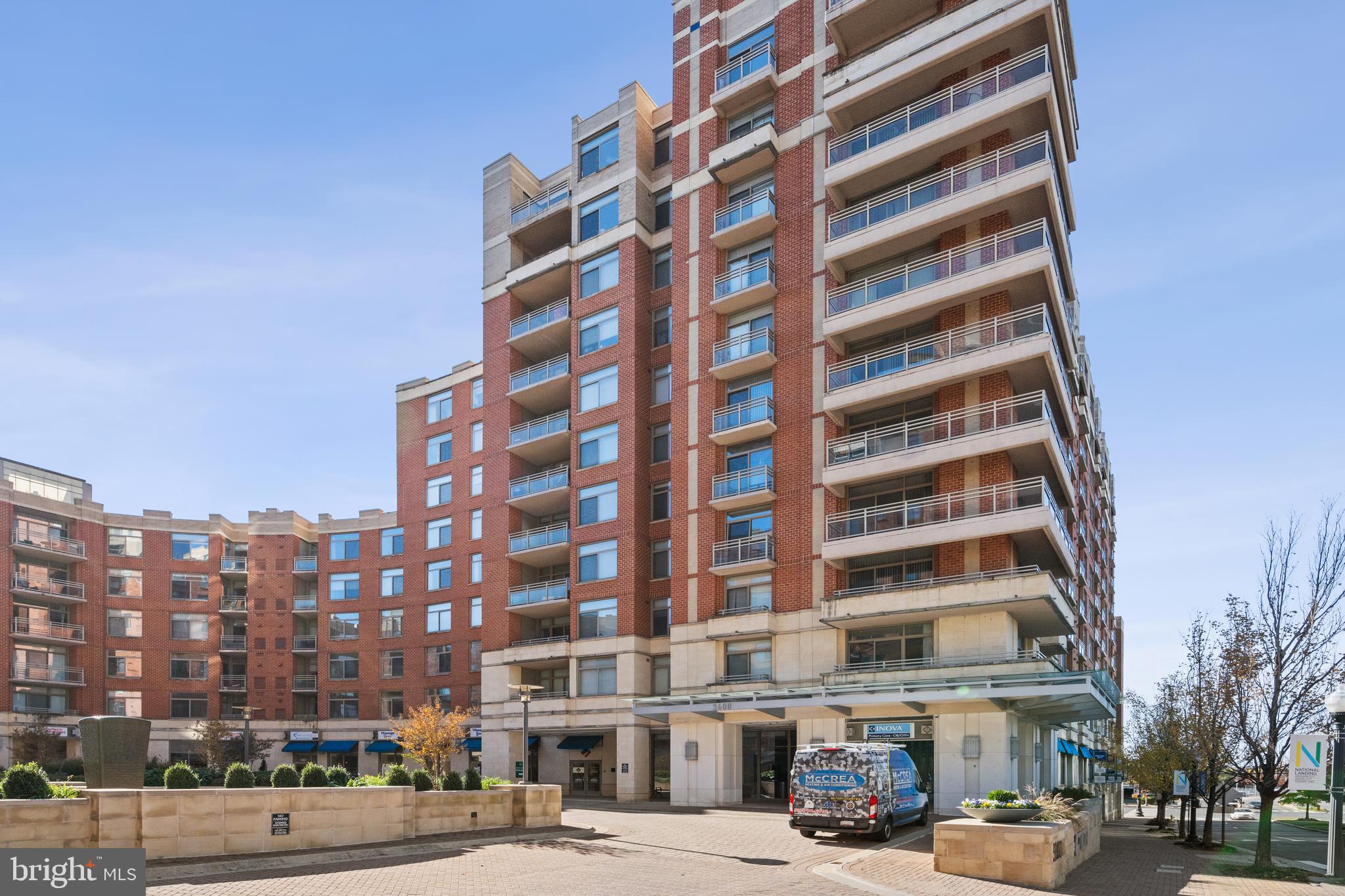 ECLIPSE ON CENTER PARK - Residential