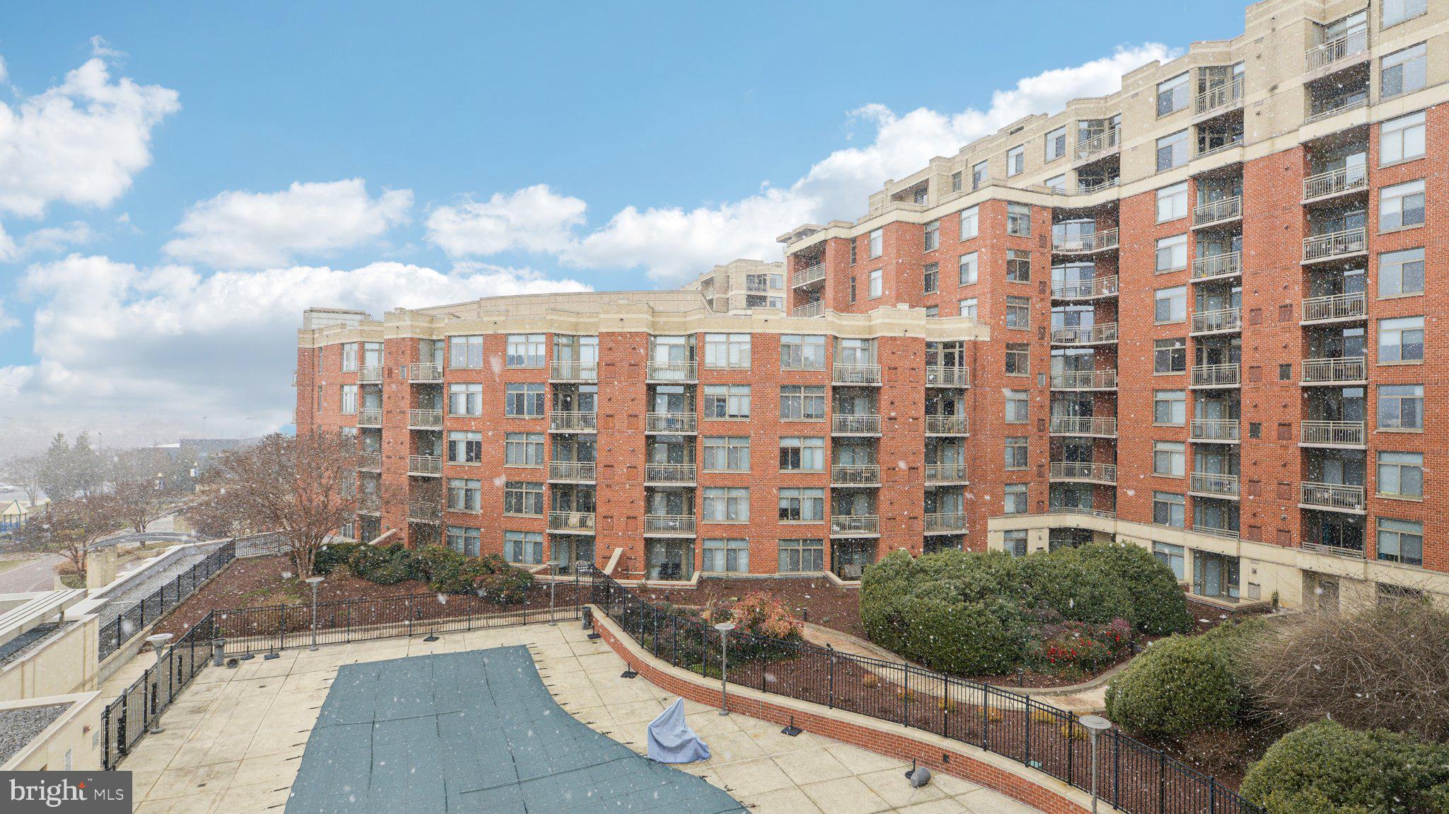 ECLIPSE ON CENTER PARK - Residential