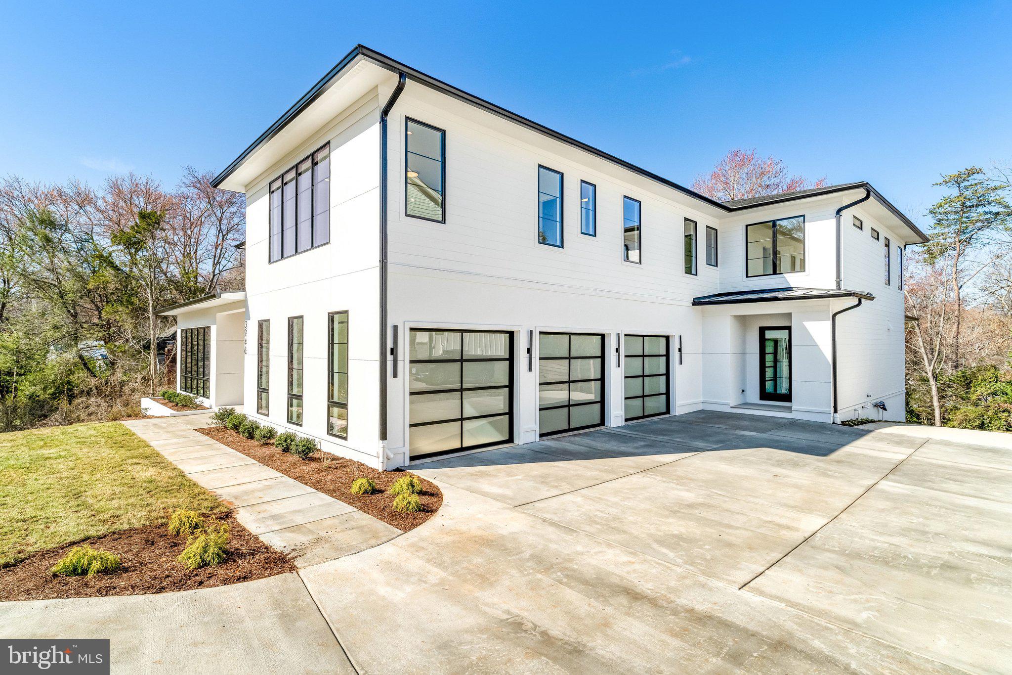 COUNTRY ACRES - Residential