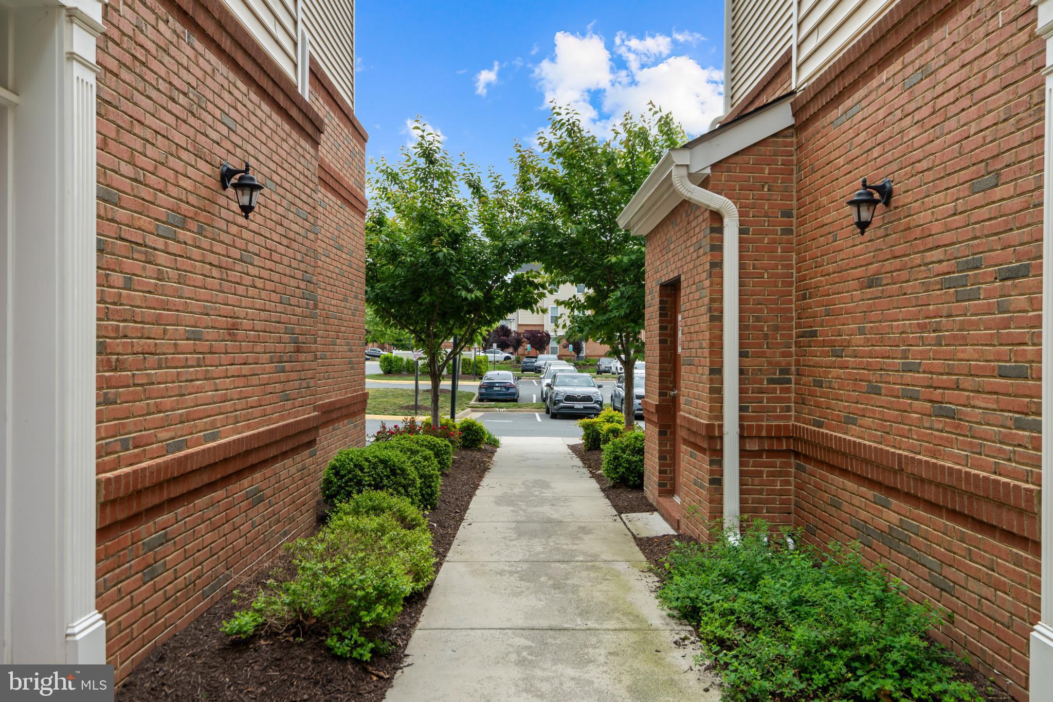 LOUDOUN VALLEY RIDGES - Residential