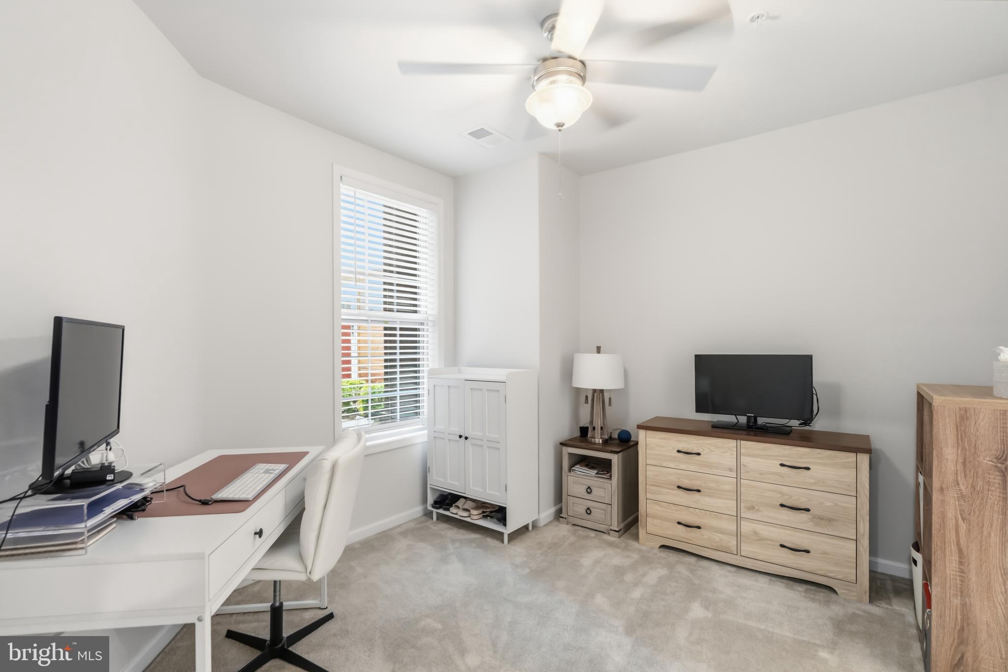 LOUDOUN VALLEY RIDGES - Residential