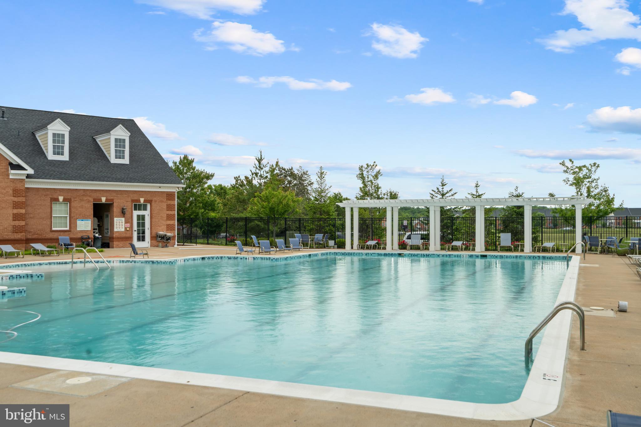 LOUDOUN VALLEY RIDGES - Residential